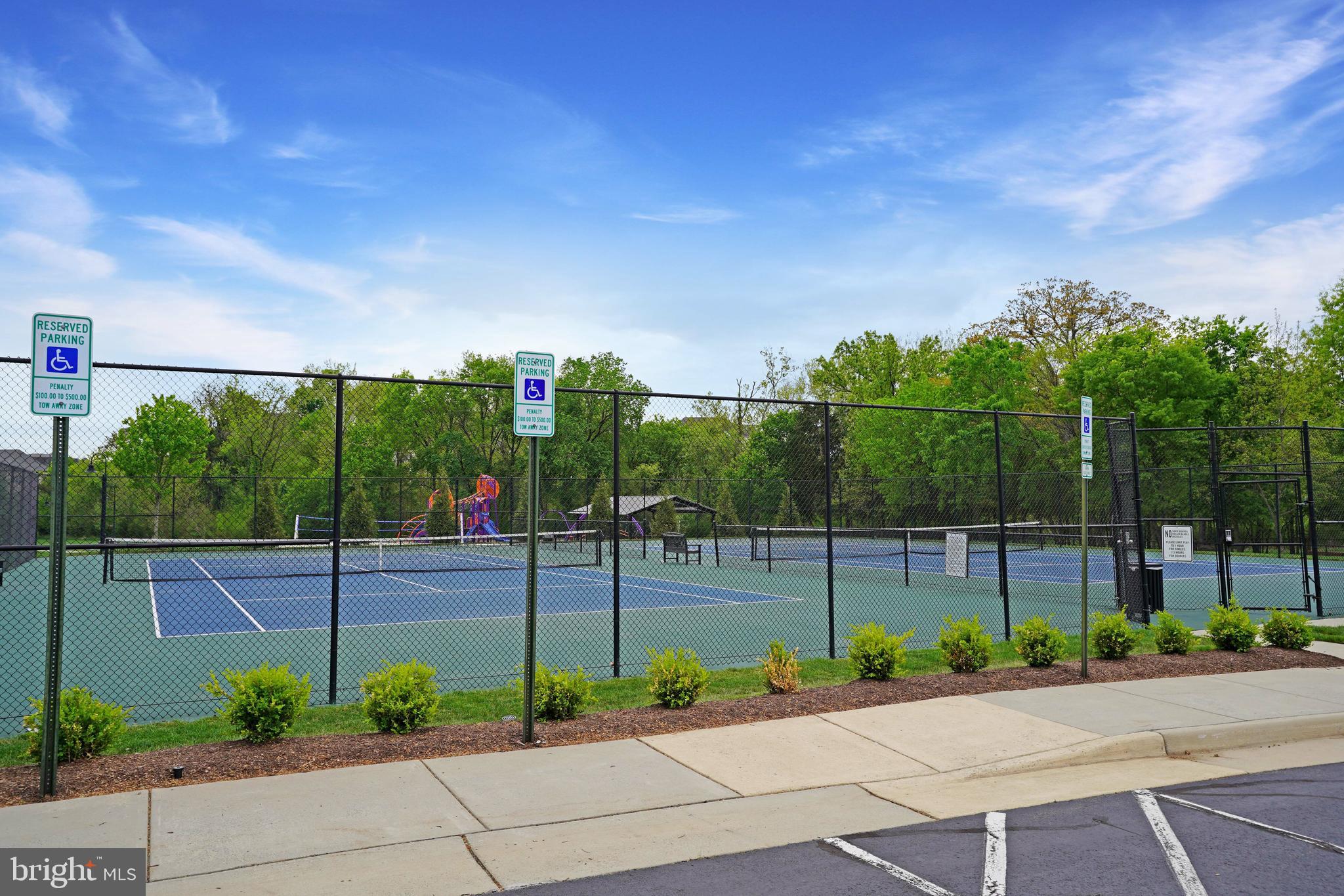 ONE LOUDOUN - Residential
