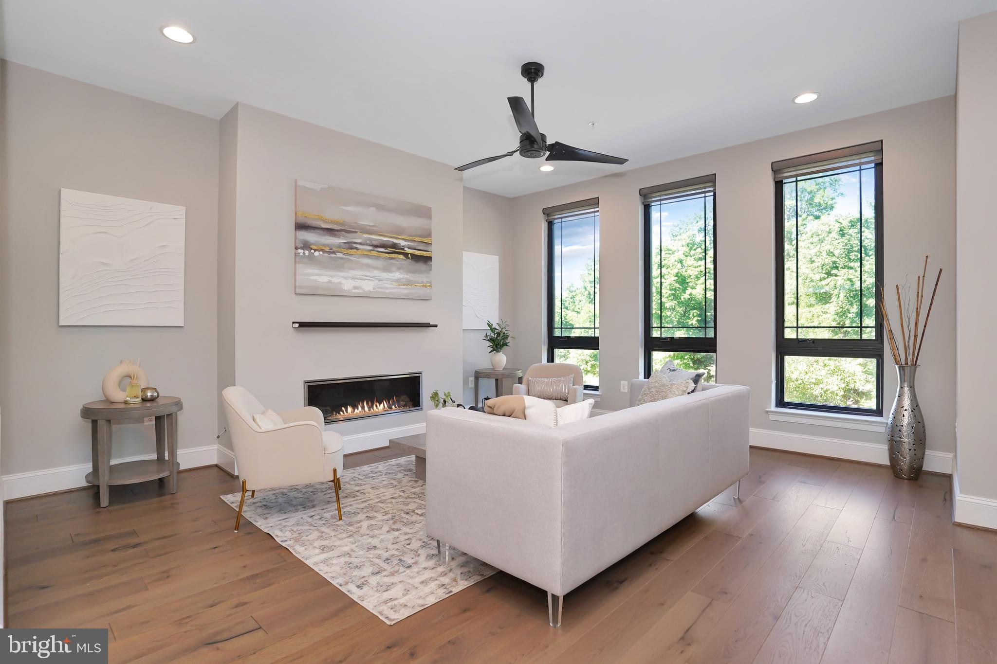 ONE LOUDOUN - Residential