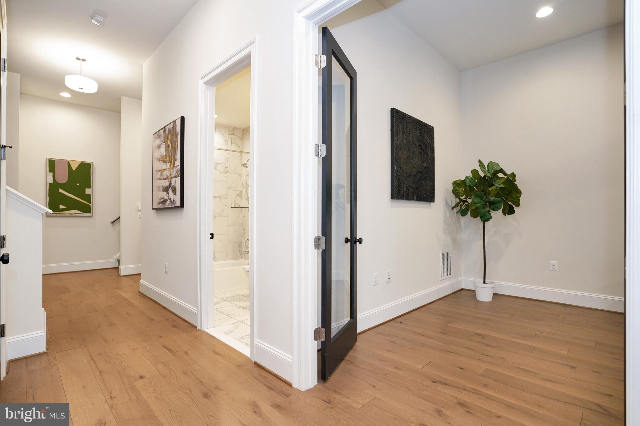 ONE LOUDOUN - Residential