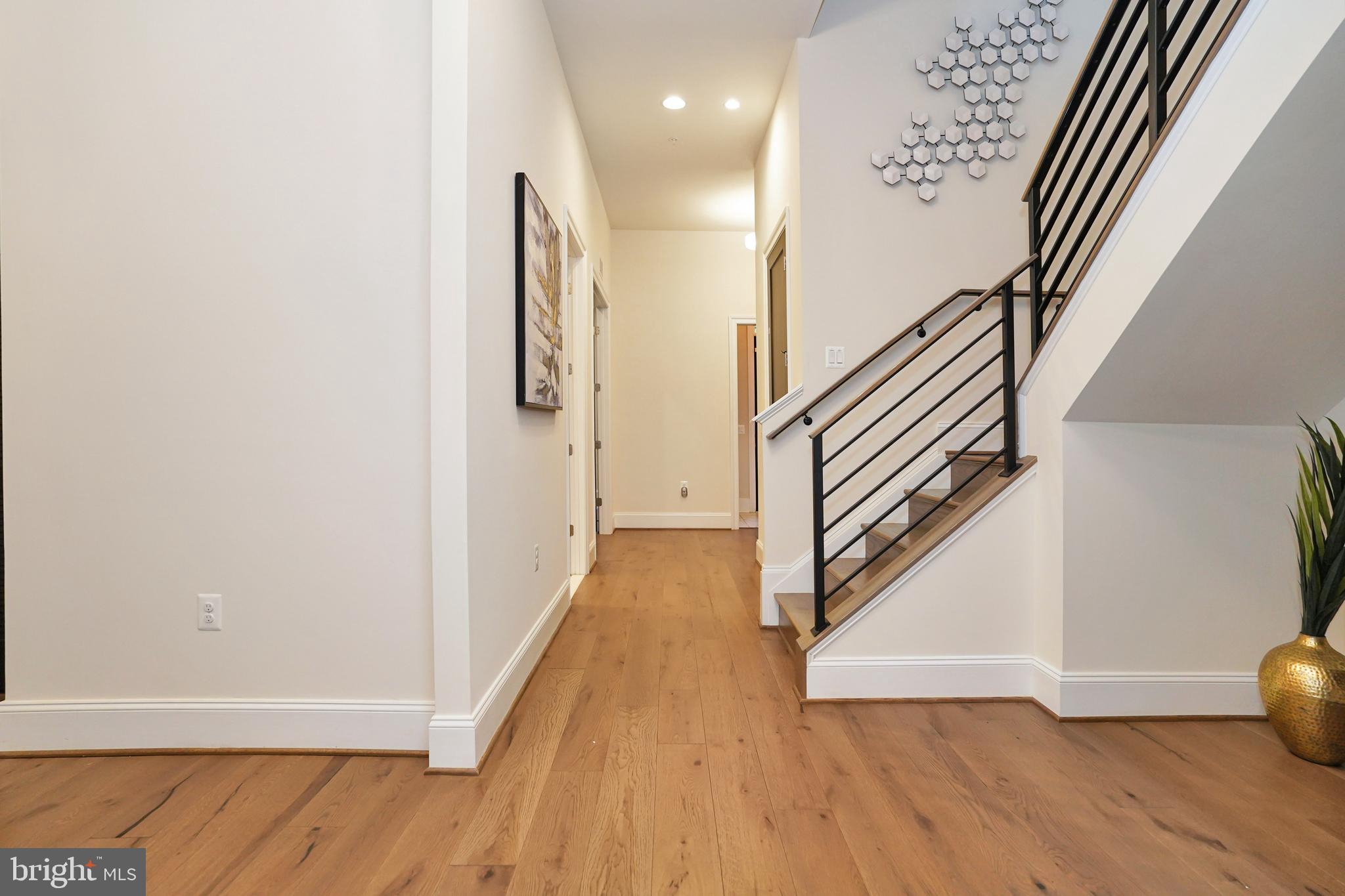 ONE LOUDOUN - Residential