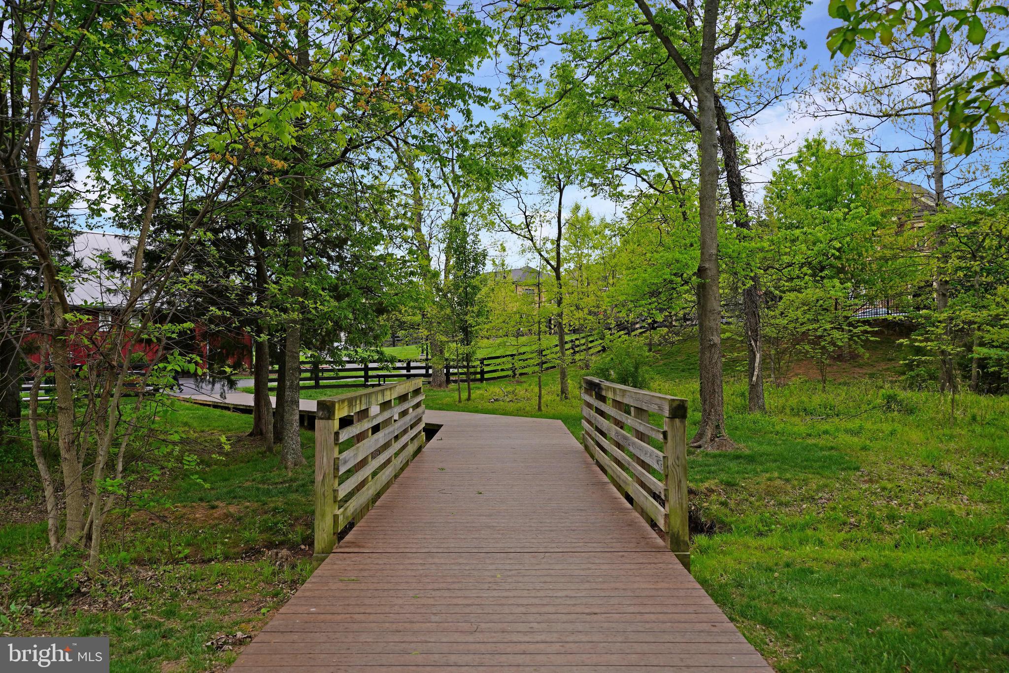 ONE LOUDOUN - Residential