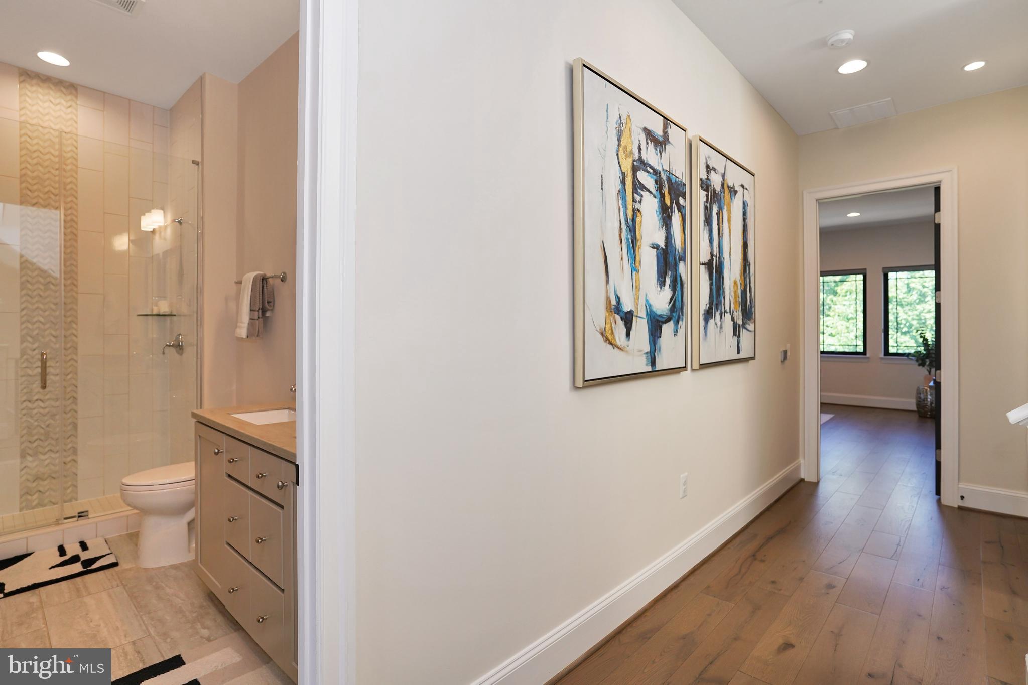 ONE LOUDOUN - Residential