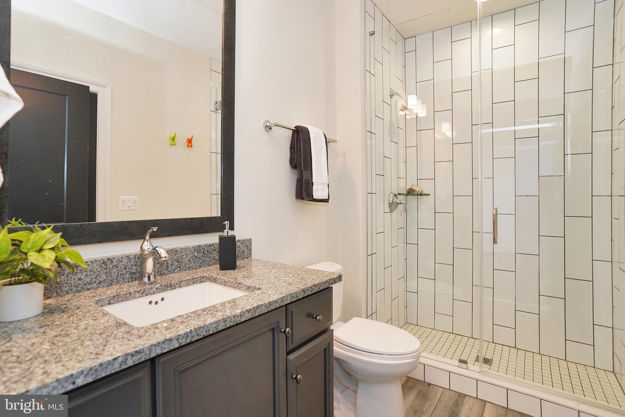ONE LOUDOUN - Residential