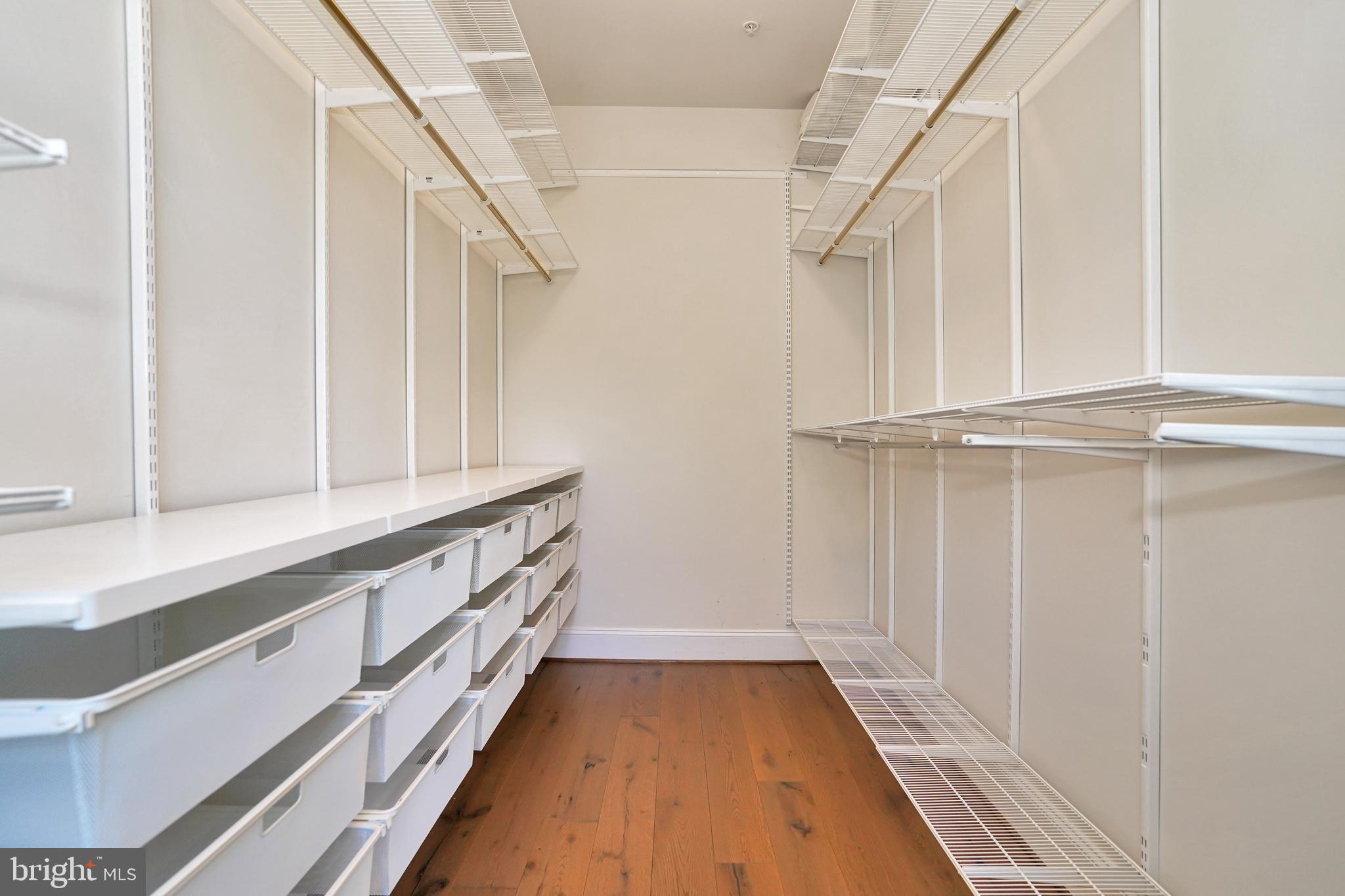 ONE LOUDOUN - Residential