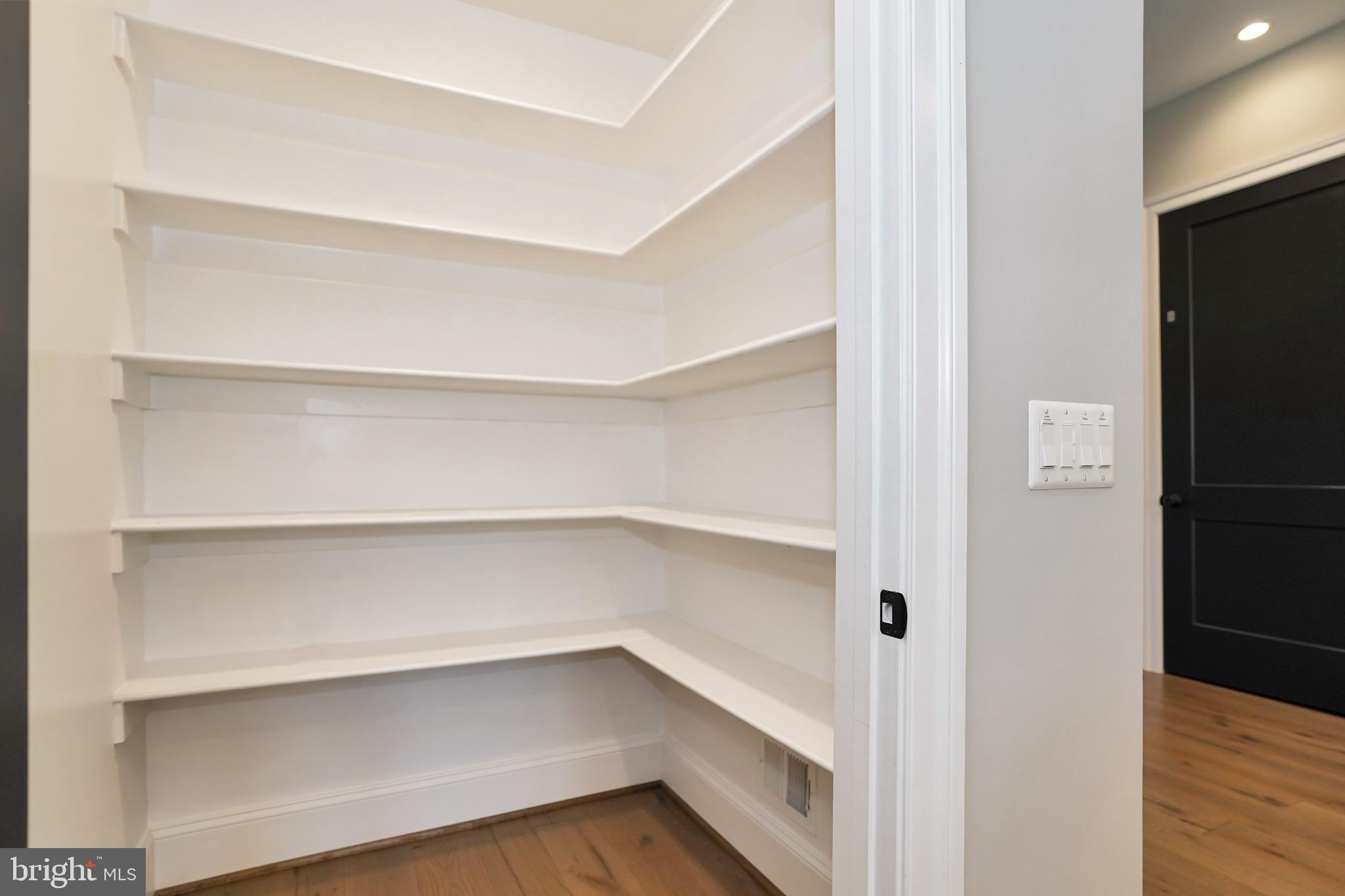 ONE LOUDOUN - Residential