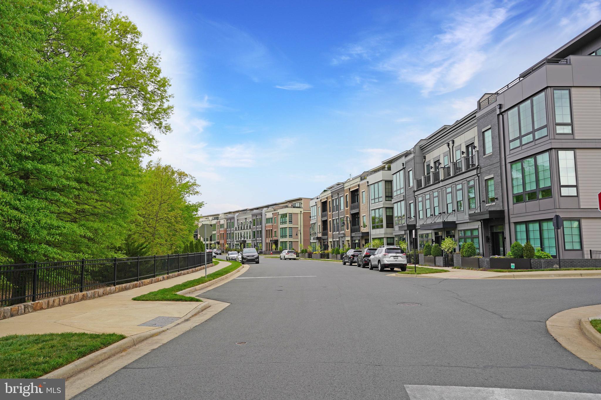 ONE LOUDOUN - Residential
