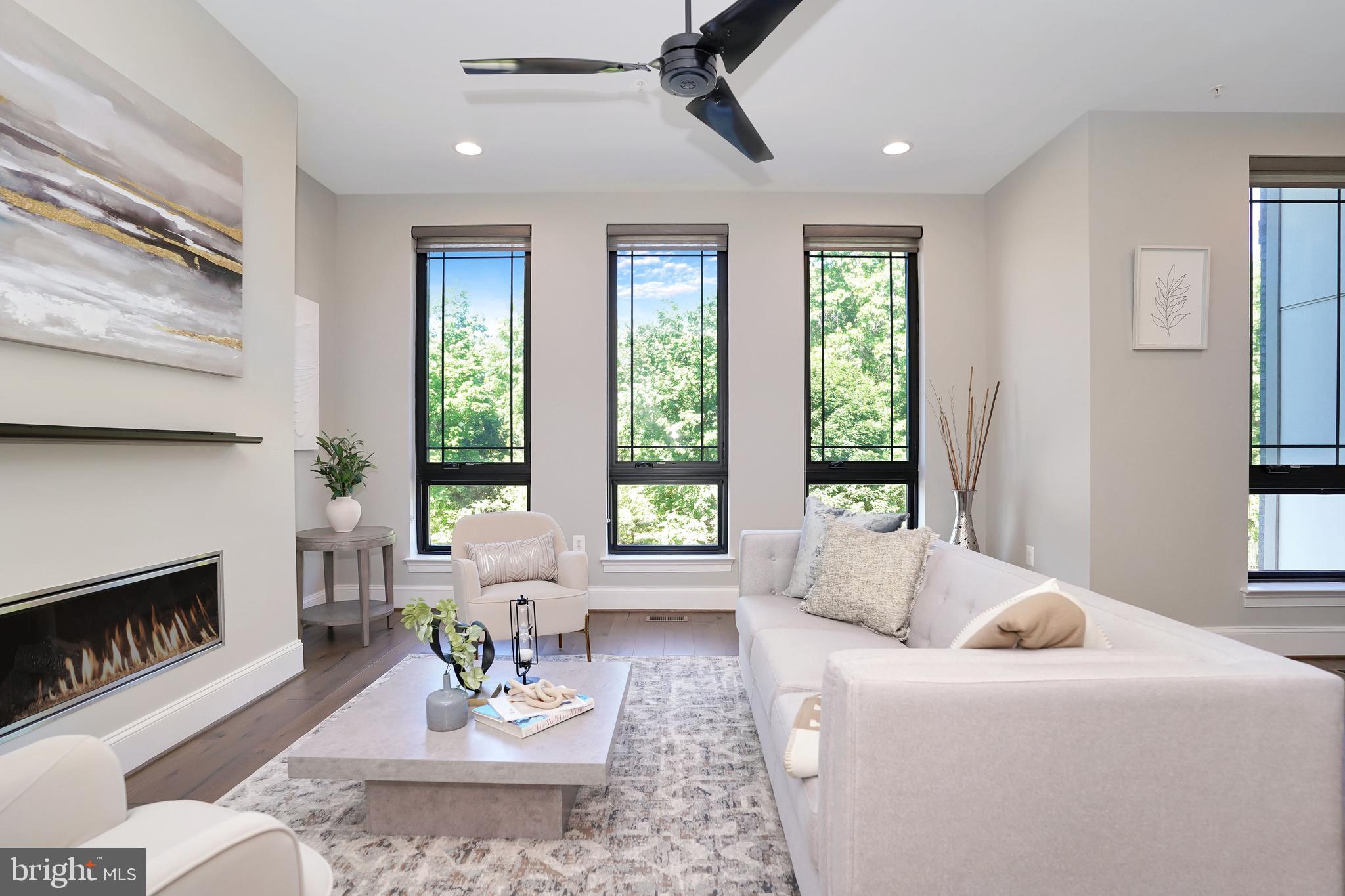ONE LOUDOUN - Residential