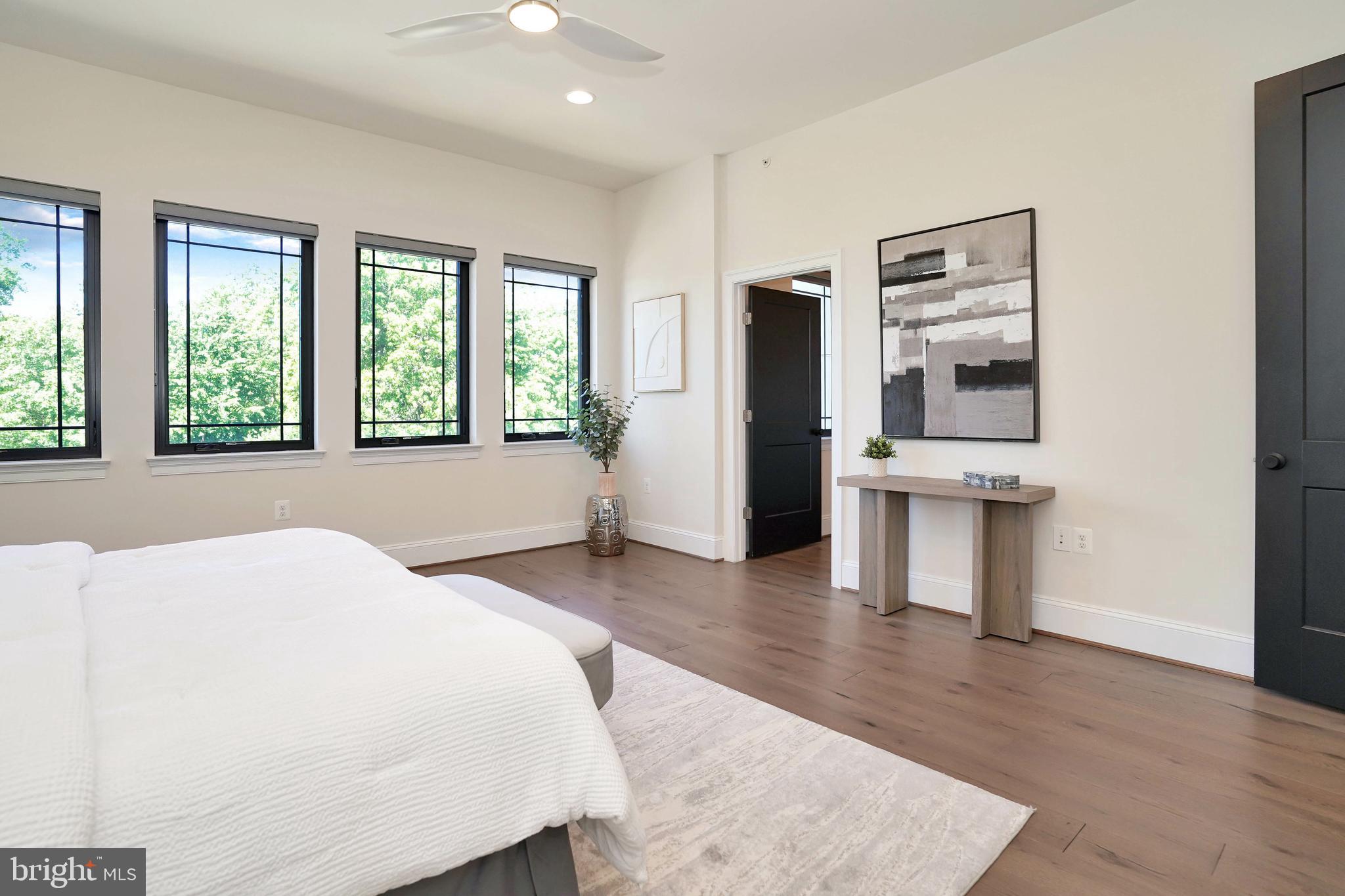 ONE LOUDOUN - Residential