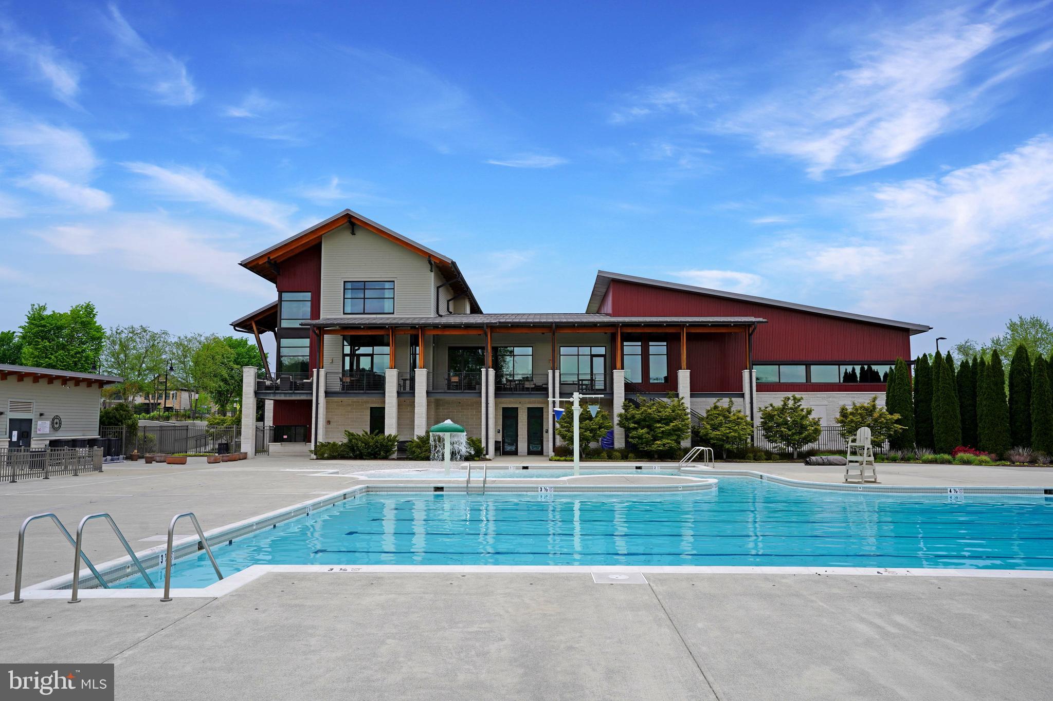 ONE LOUDOUN - Residential