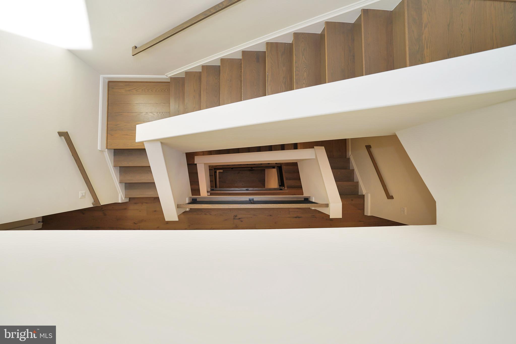 ONE LOUDOUN - Residential