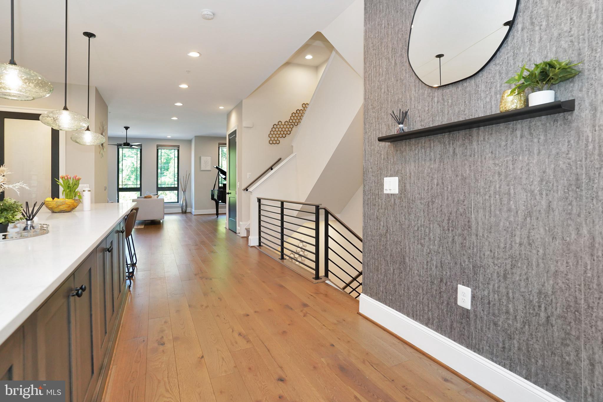 ONE LOUDOUN - Residential