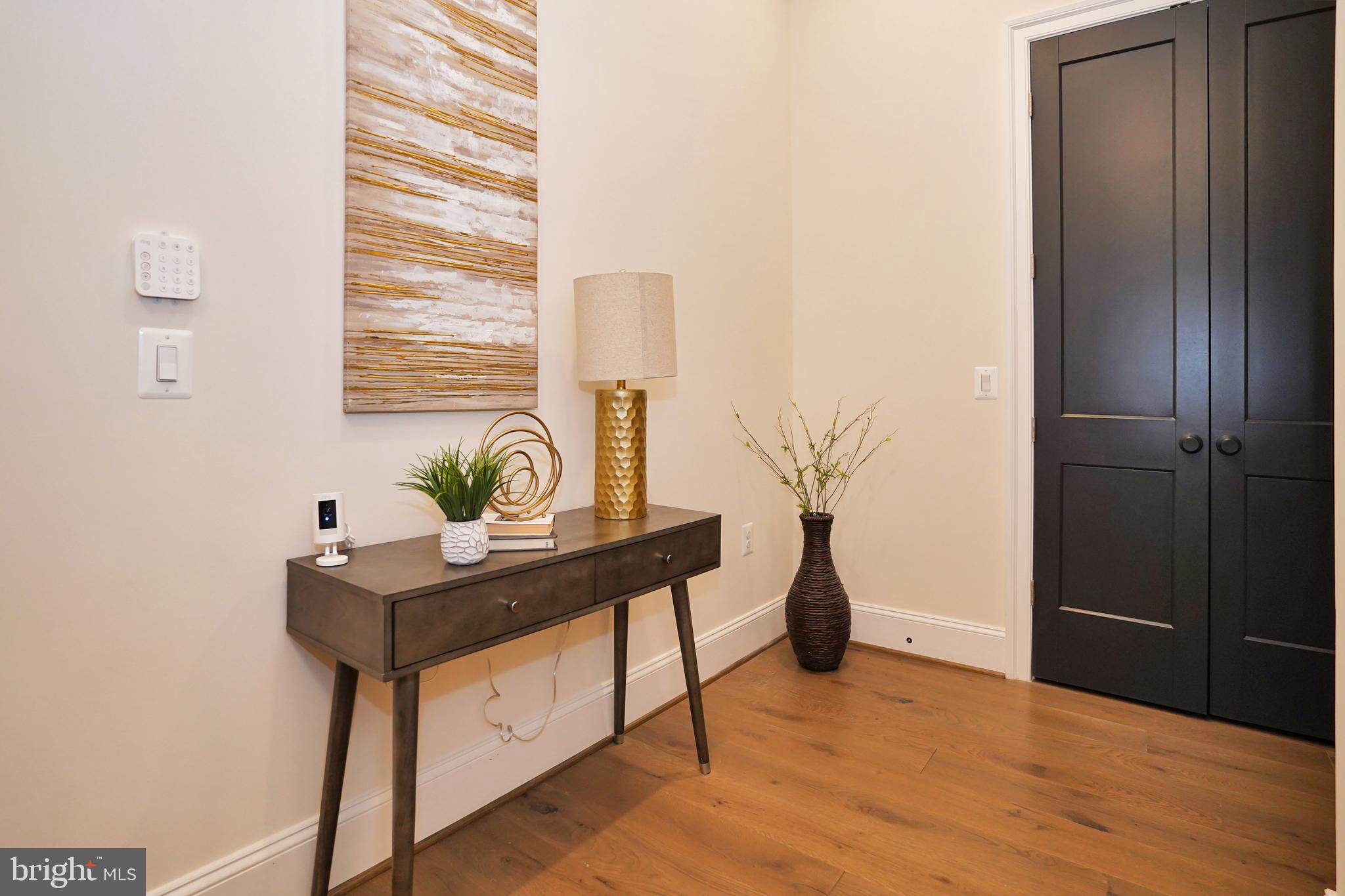 ONE LOUDOUN - Residential