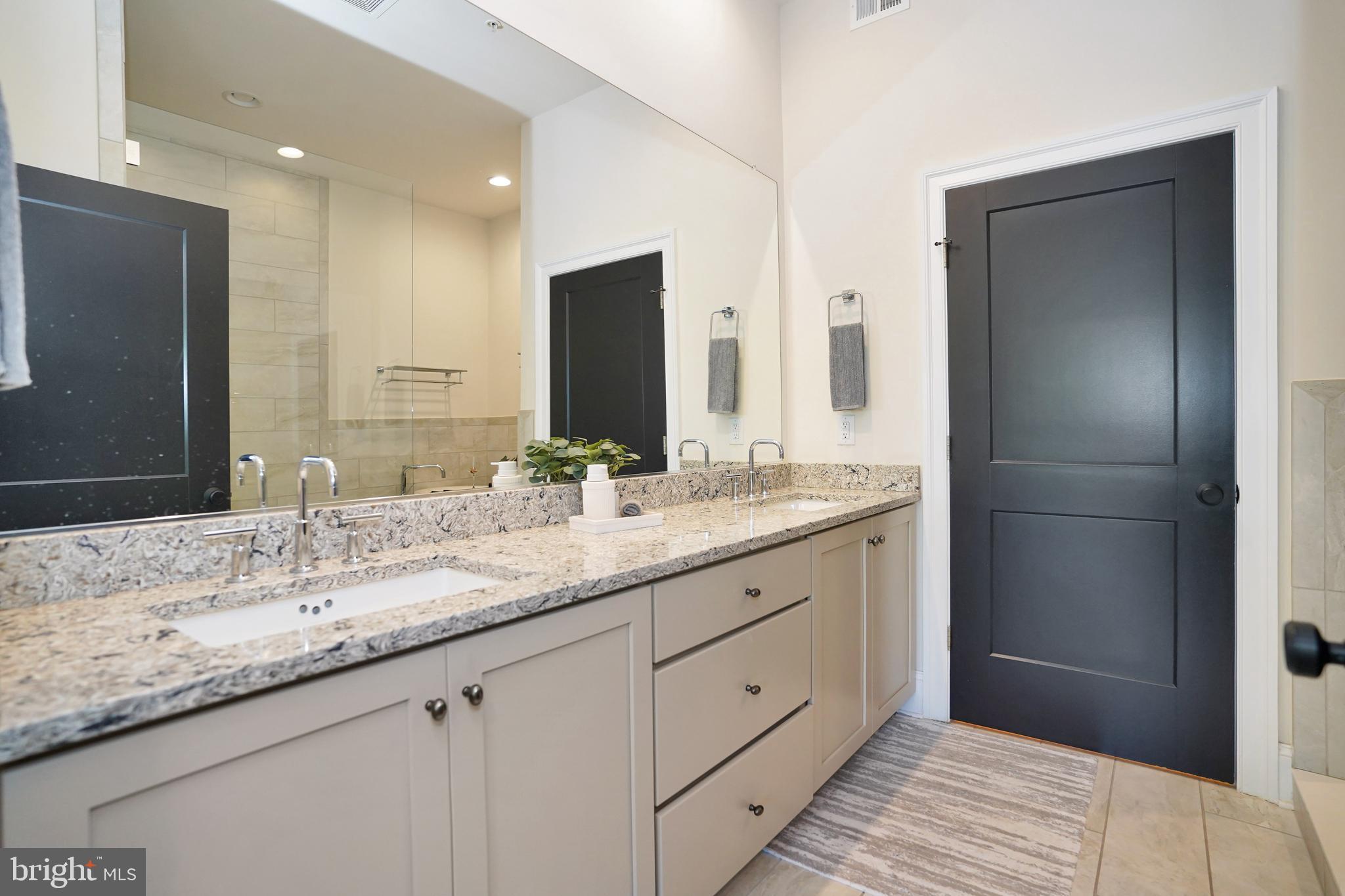 ONE LOUDOUN - Residential