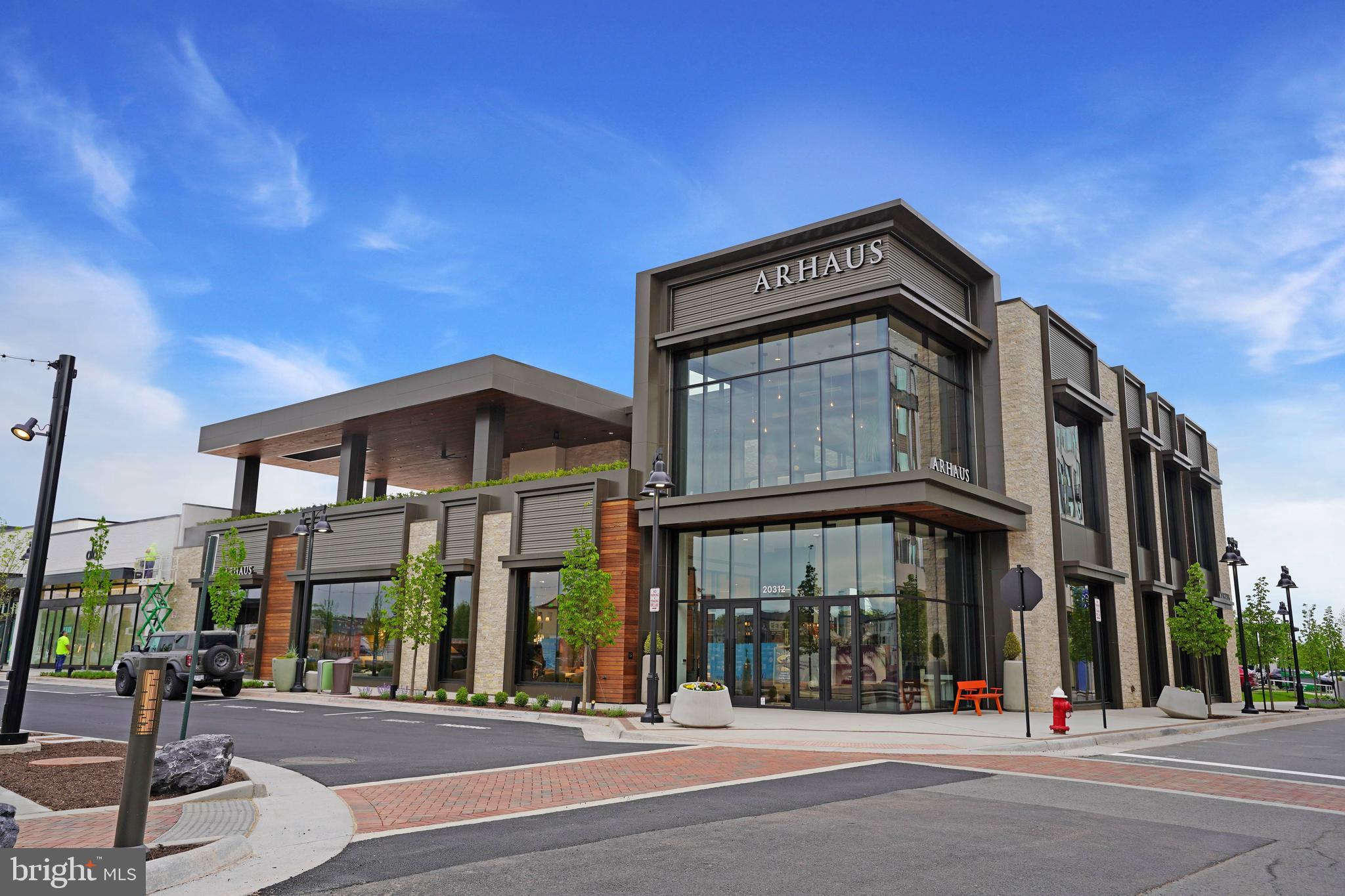 ONE LOUDOUN - Residential