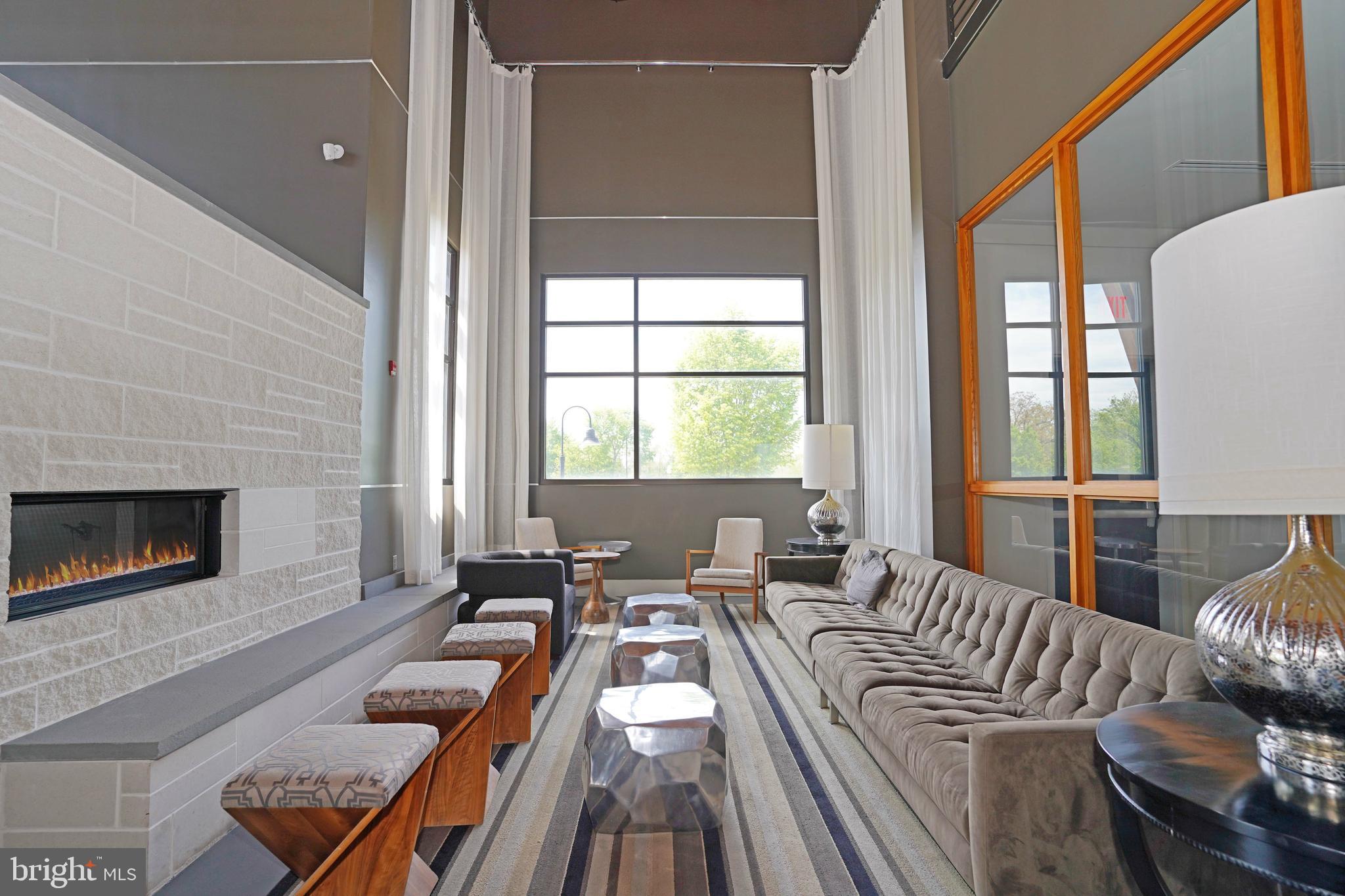 ONE LOUDOUN - Residential