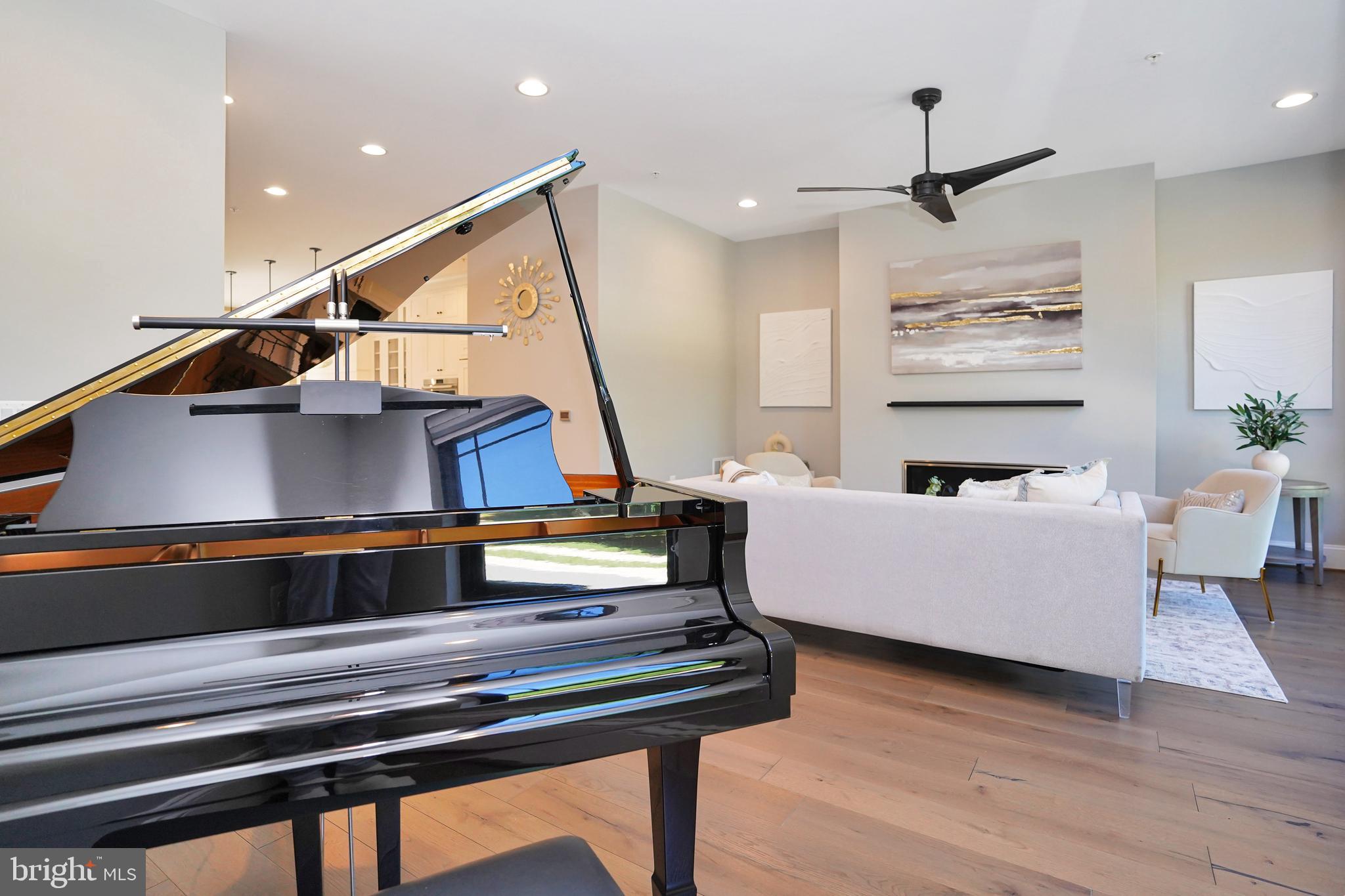 ONE LOUDOUN - Residential