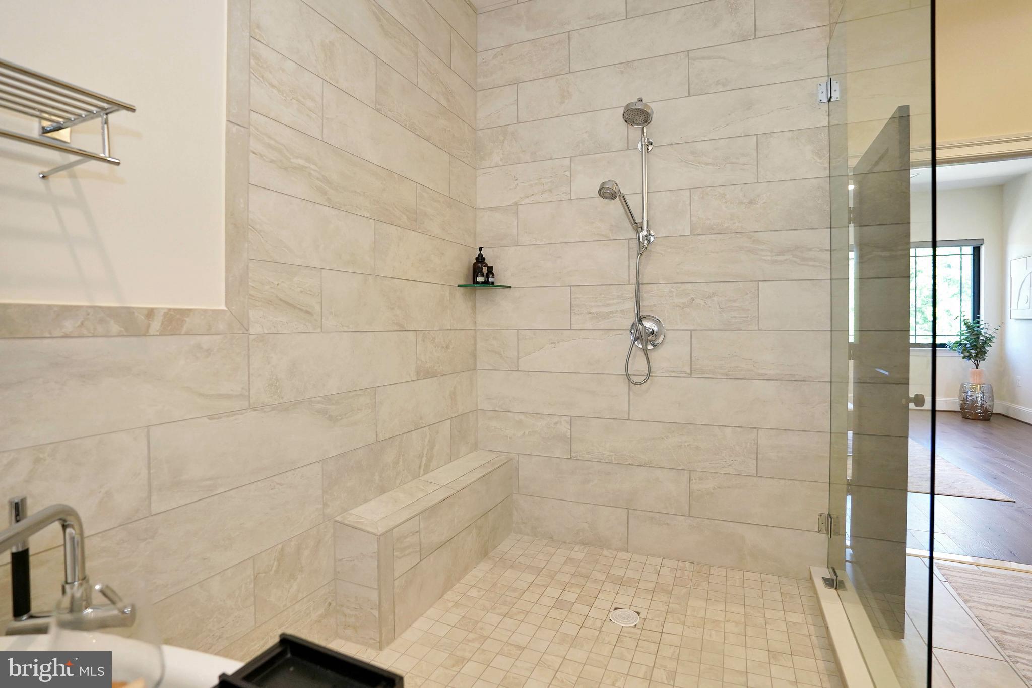ONE LOUDOUN - Residential