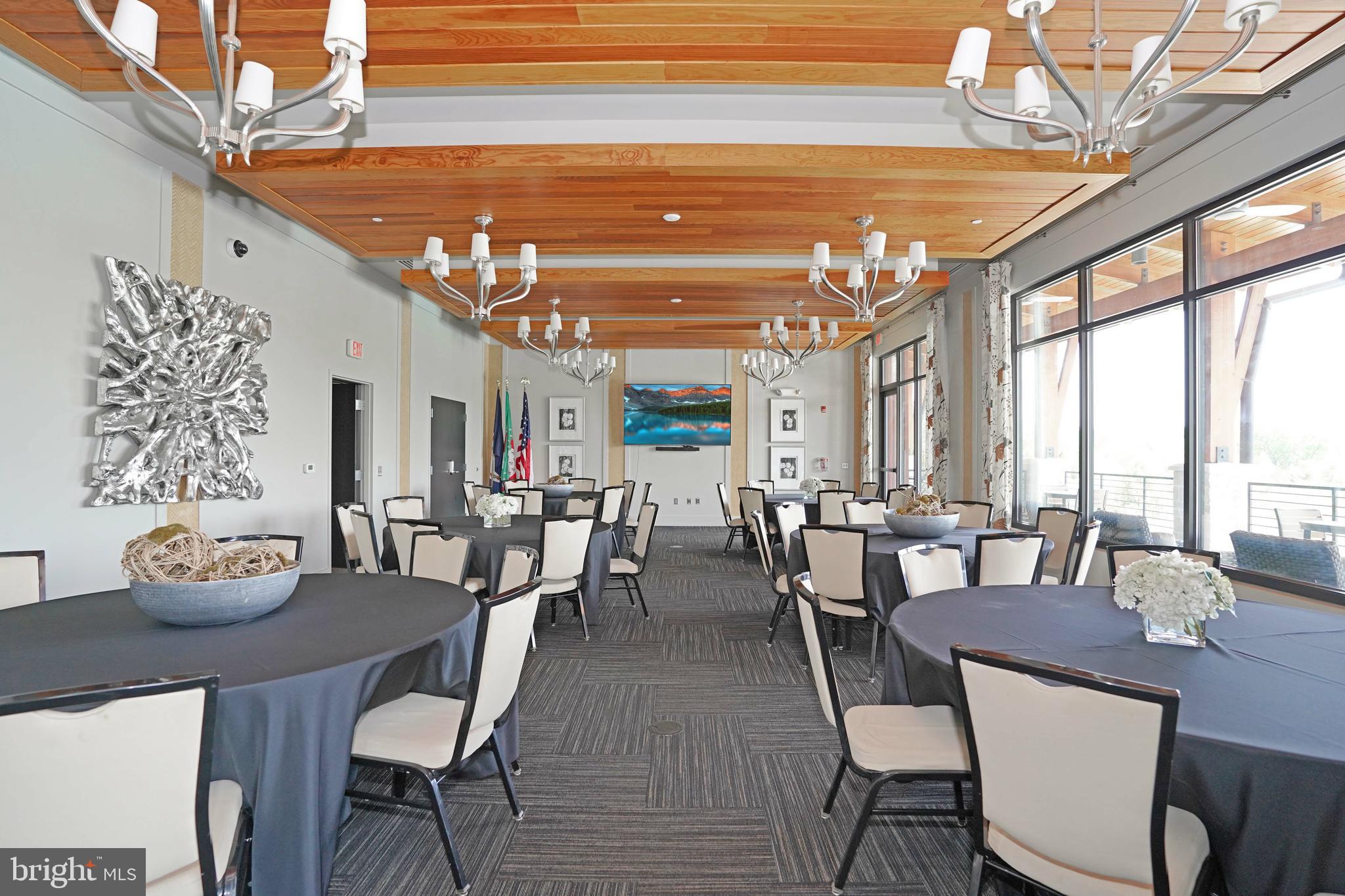 ONE LOUDOUN - Residential