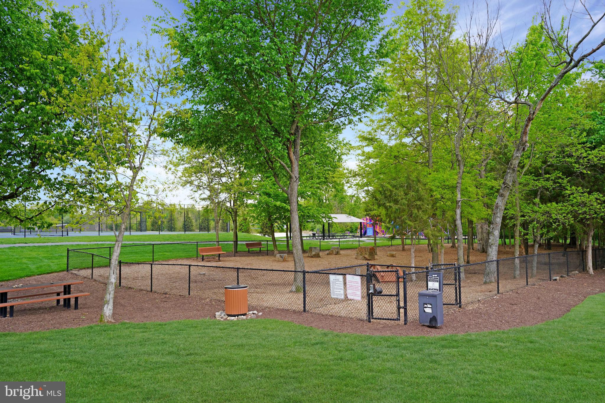 ONE LOUDOUN - Residential