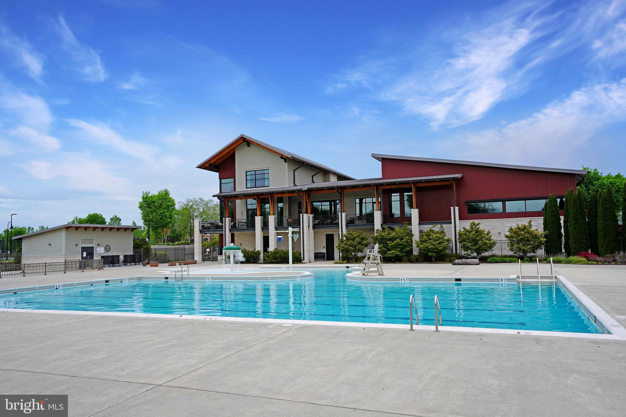 ONE LOUDOUN - Residential