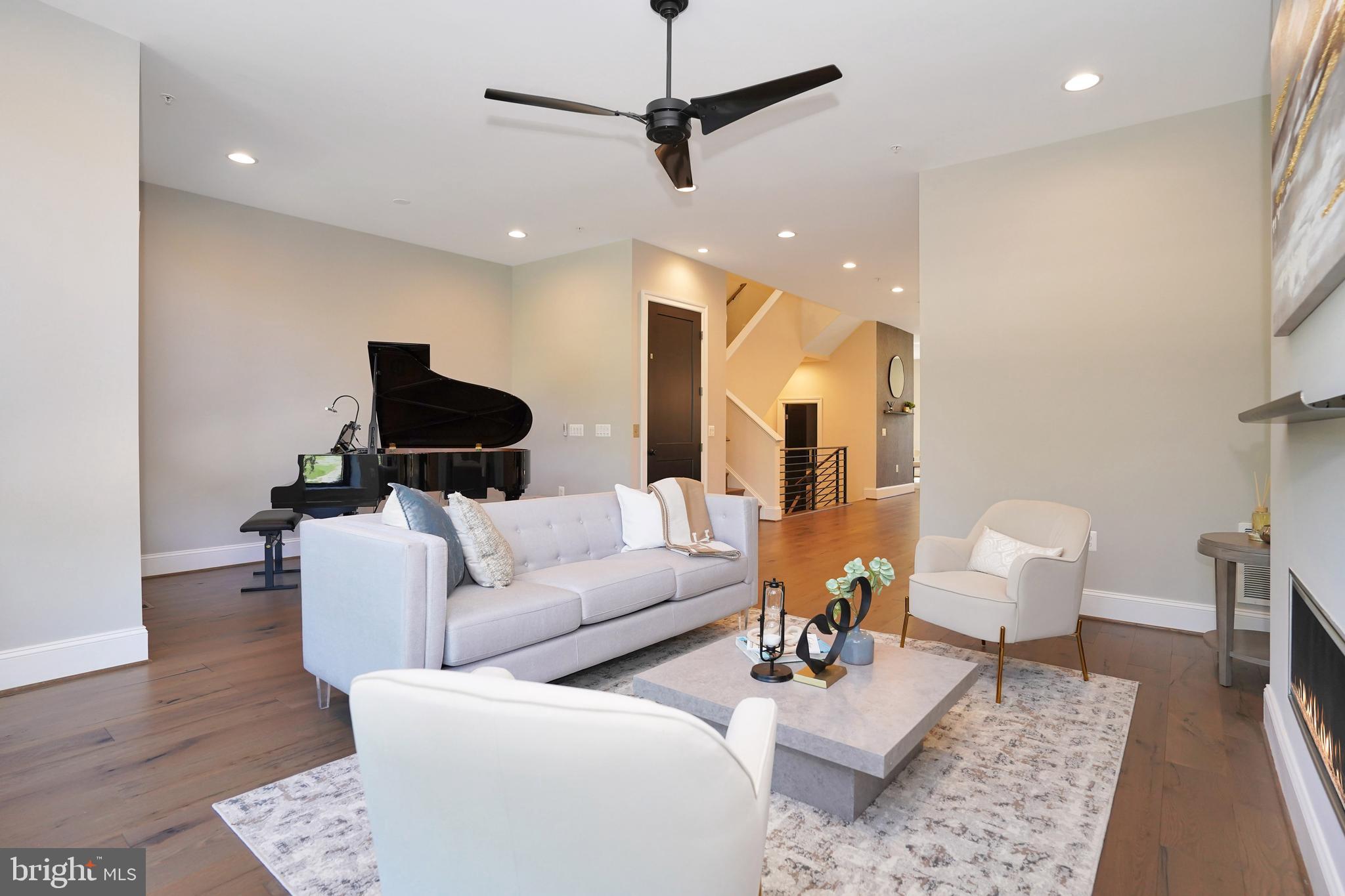 ONE LOUDOUN - Residential