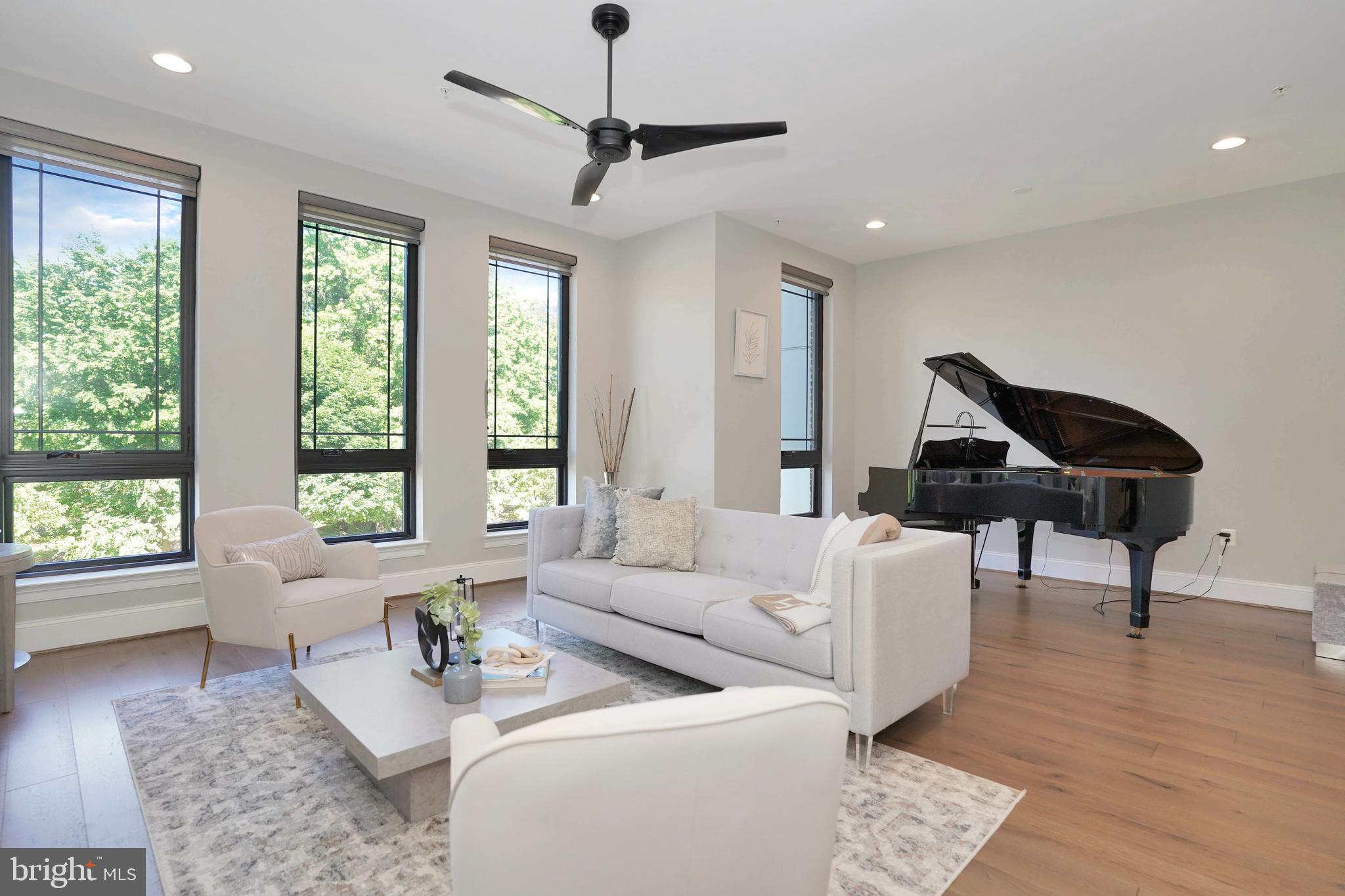 ONE LOUDOUN - Residential