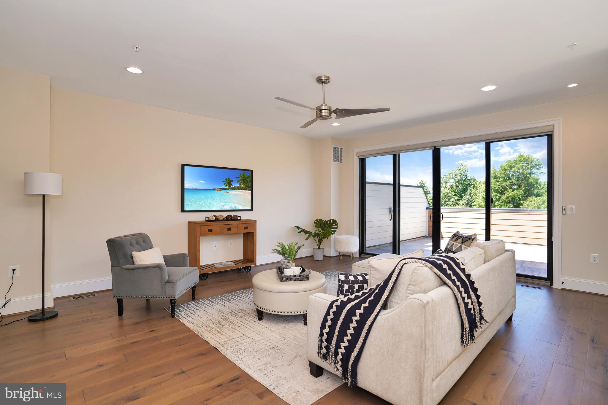ONE LOUDOUN - Residential