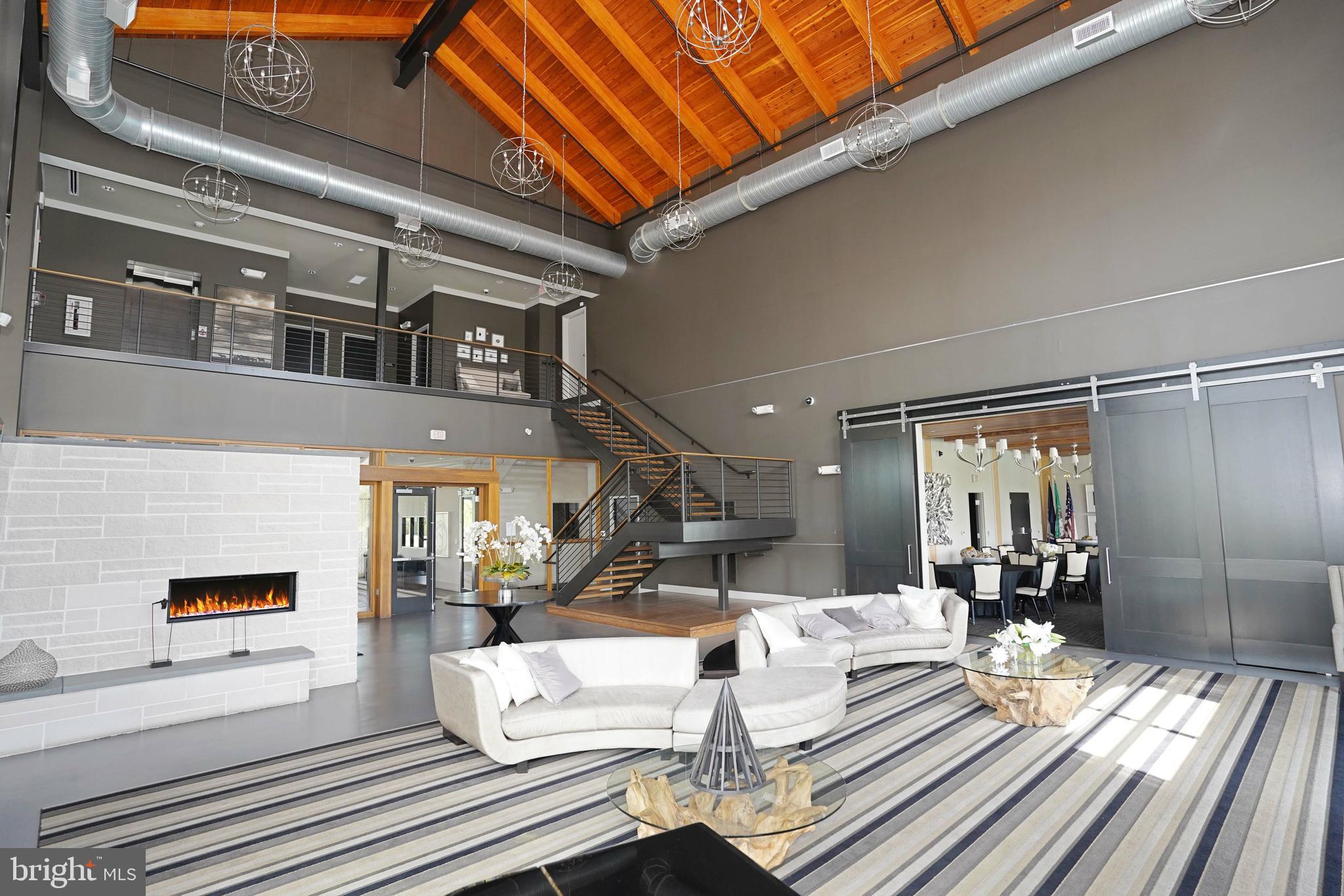 ONE LOUDOUN - Residential