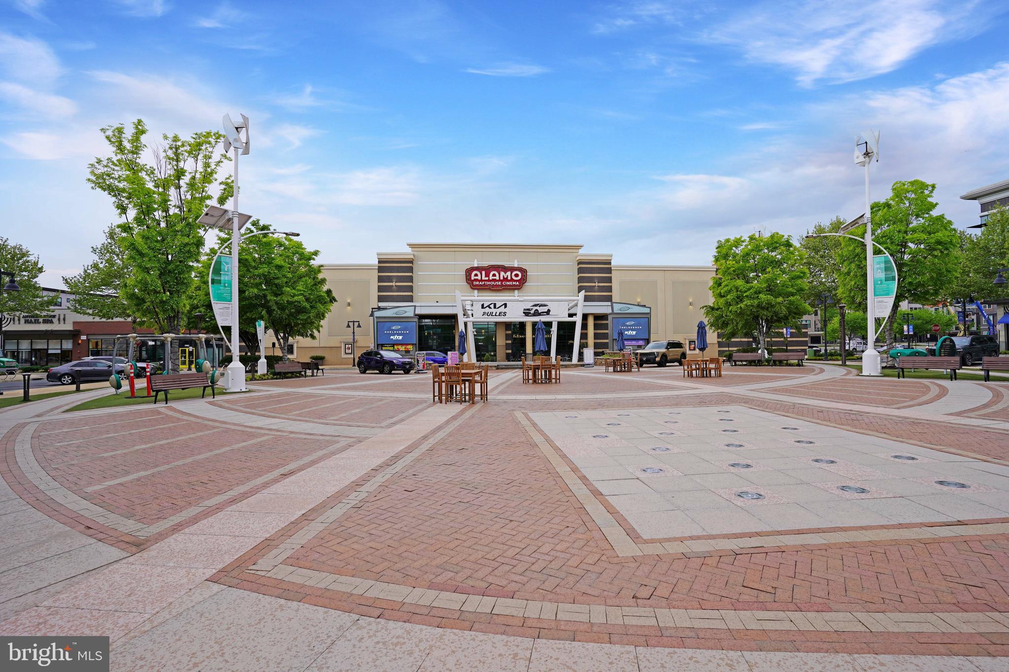 ONE LOUDOUN - Residential
