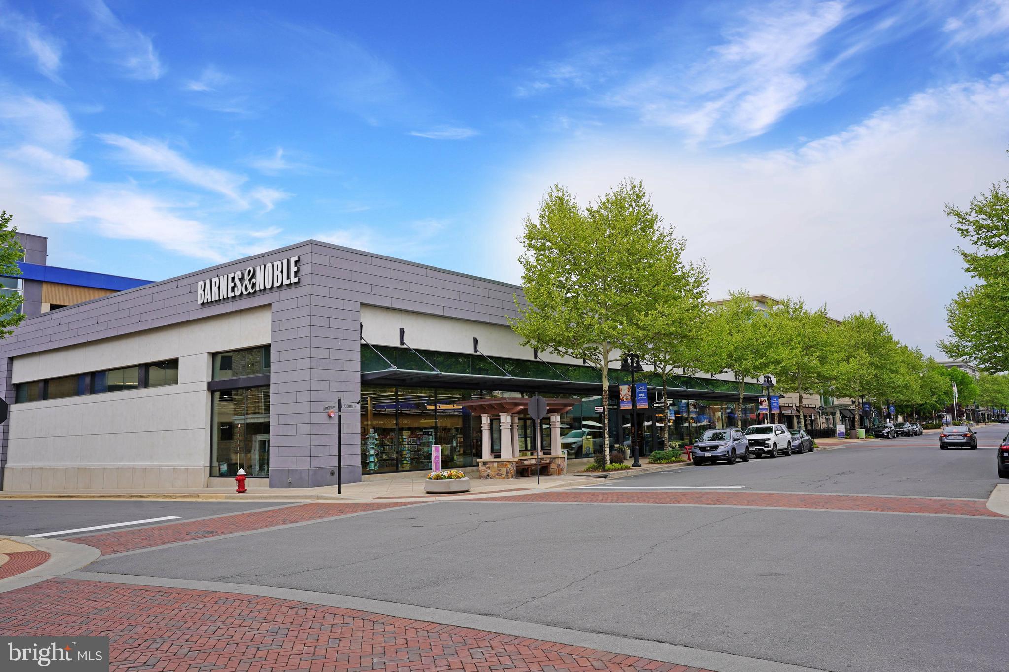 ONE LOUDOUN - Residential