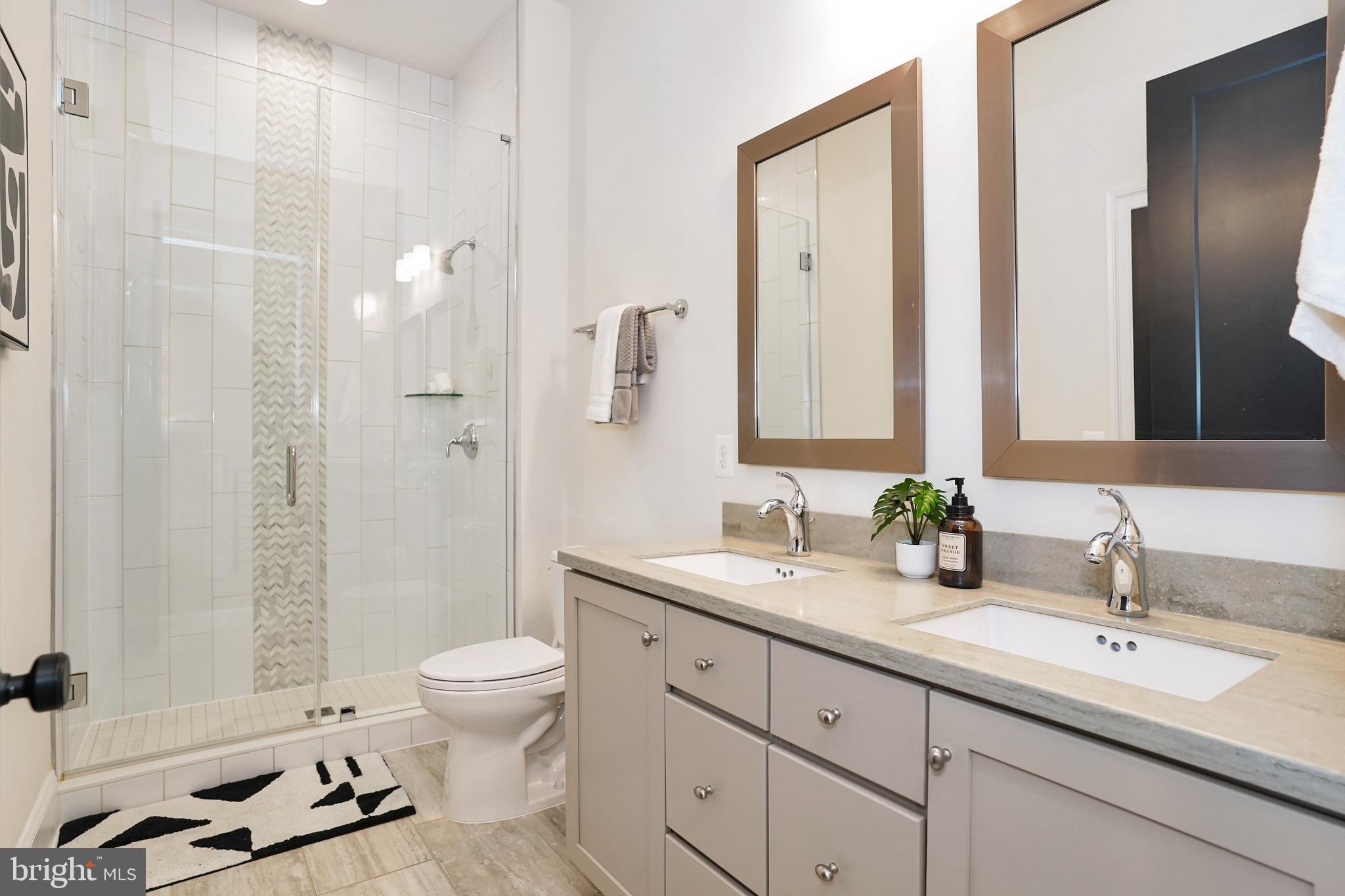 ONE LOUDOUN - Residential