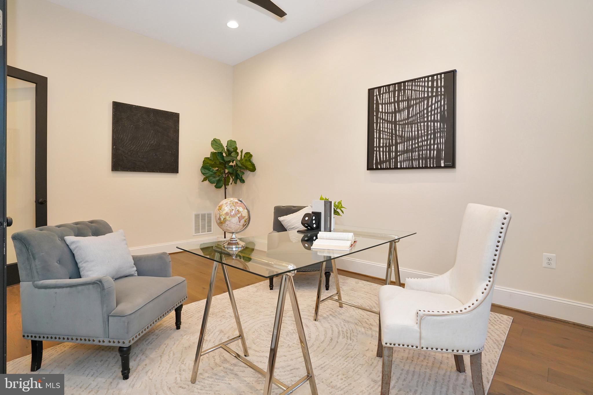 ONE LOUDOUN - Residential