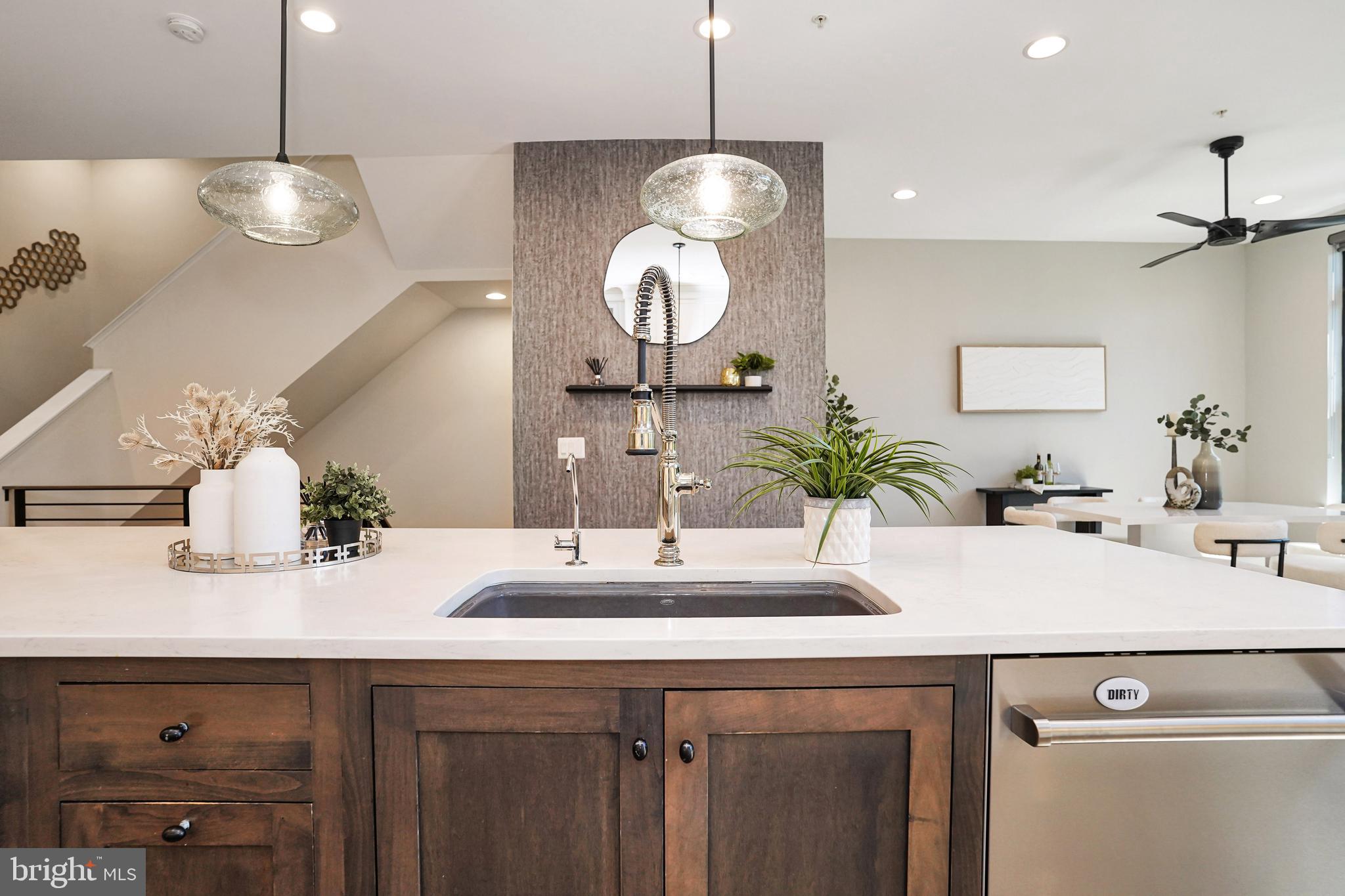 ONE LOUDOUN - Residential
