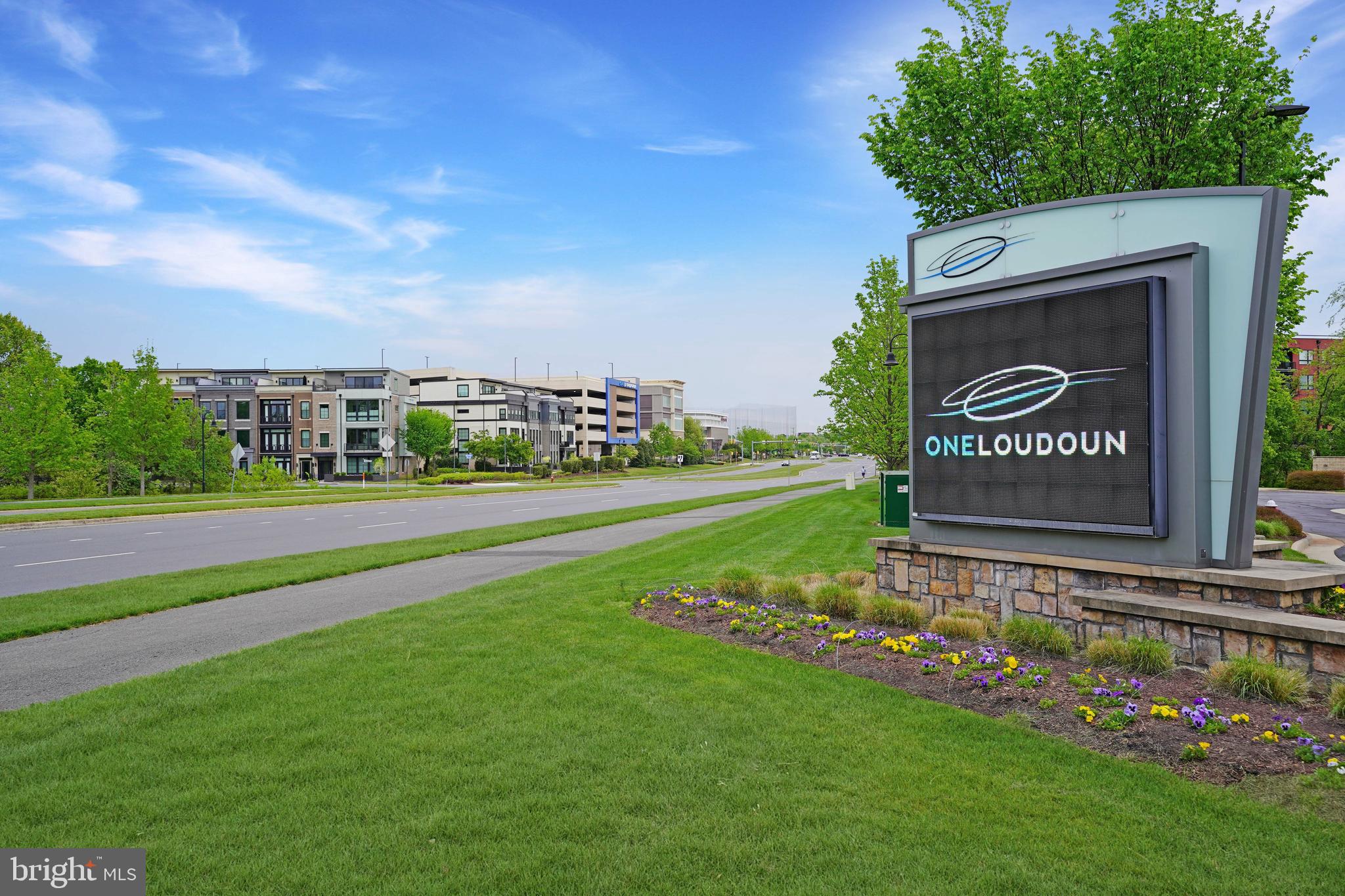 ONE LOUDOUN - Residential