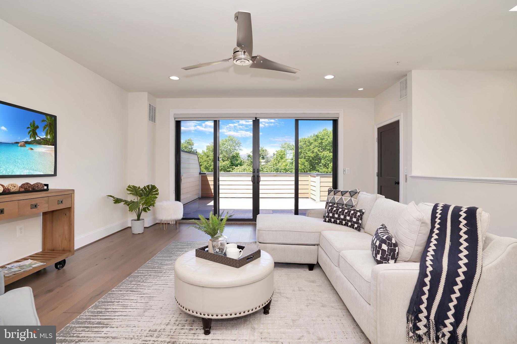 ONE LOUDOUN - Residential