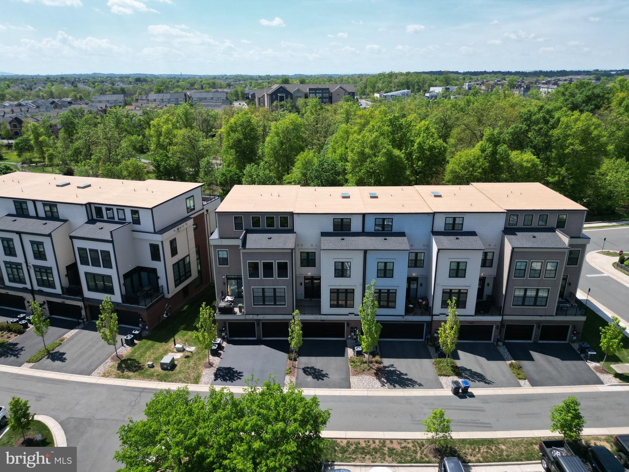 ONE LOUDOUN - Residential