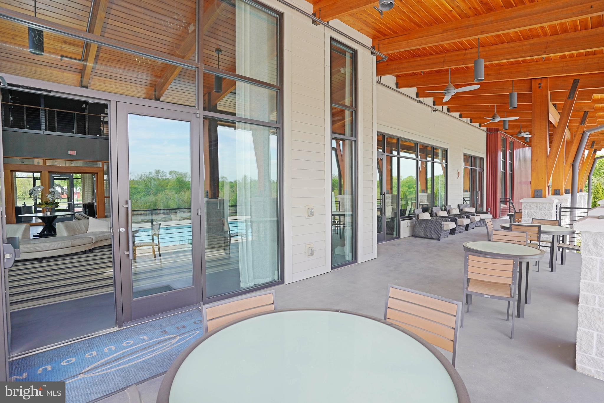 ONE LOUDOUN - Residential