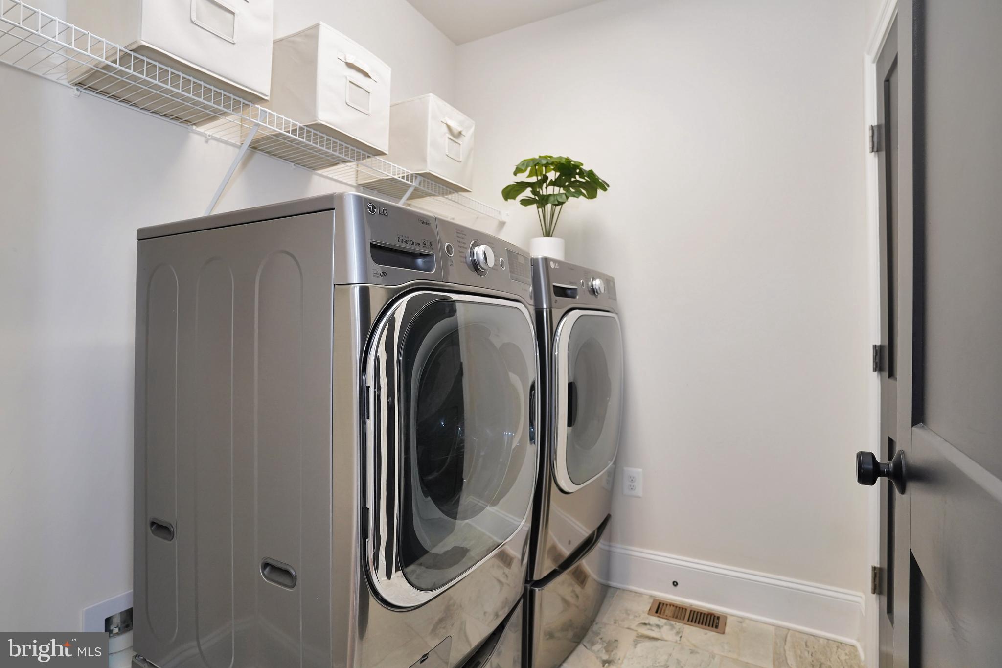 ONE LOUDOUN - Residential