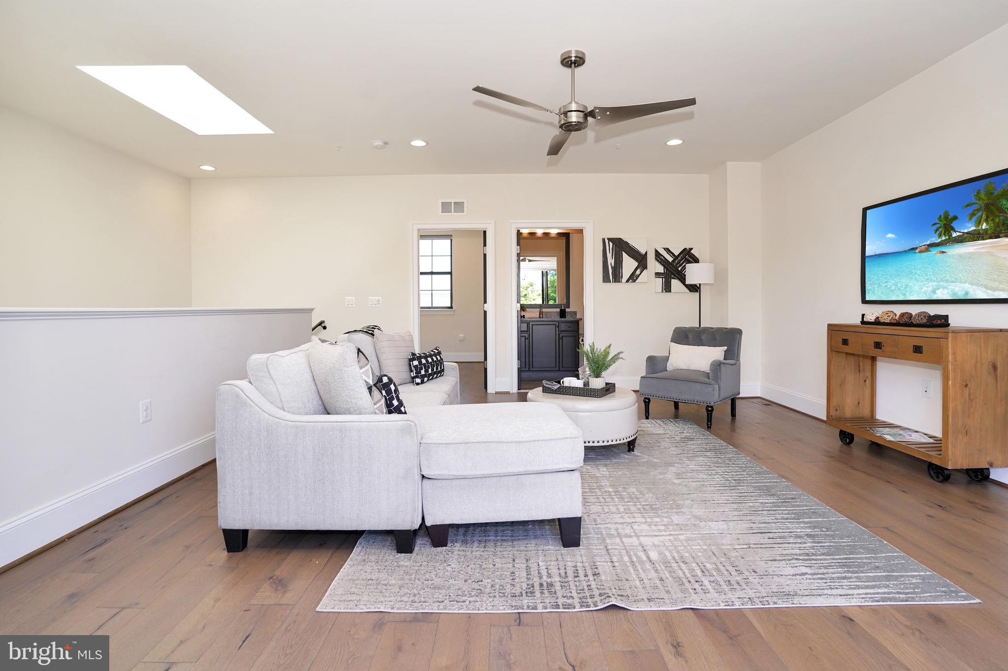 ONE LOUDOUN - Residential