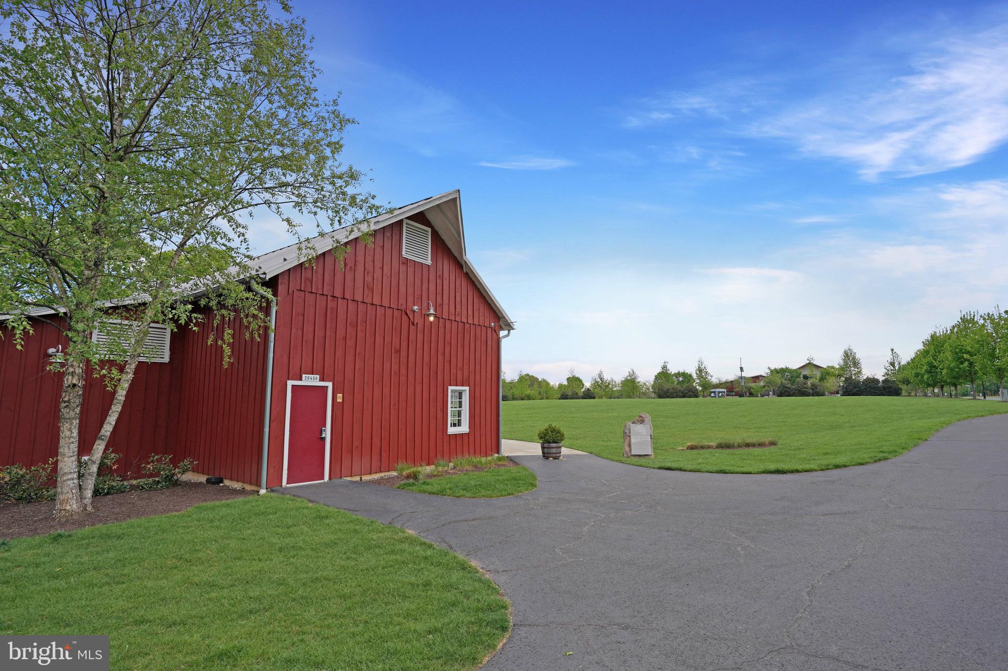 ONE LOUDOUN - Residential