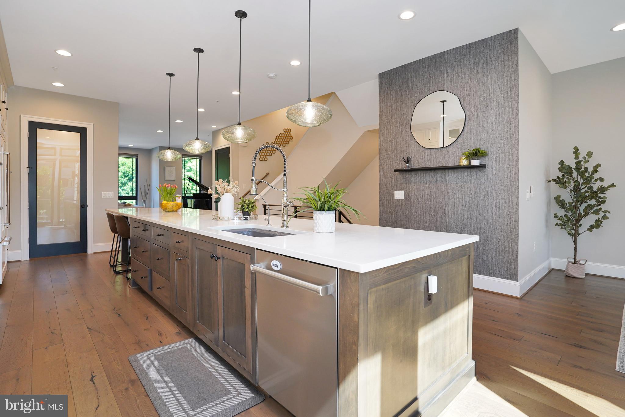 ONE LOUDOUN - Residential