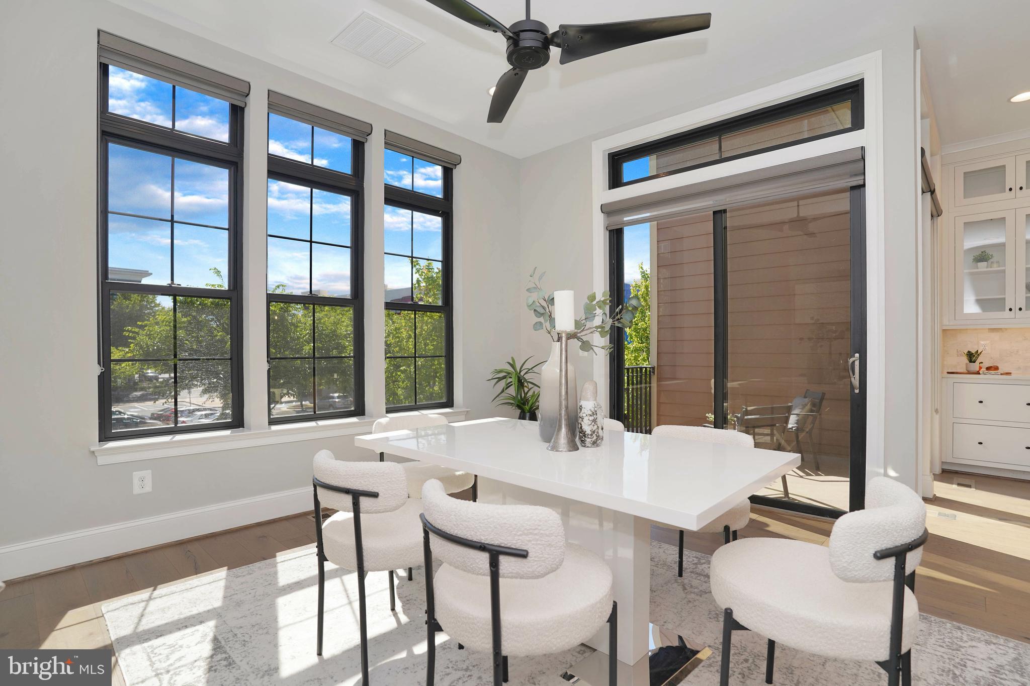 ONE LOUDOUN - Residential