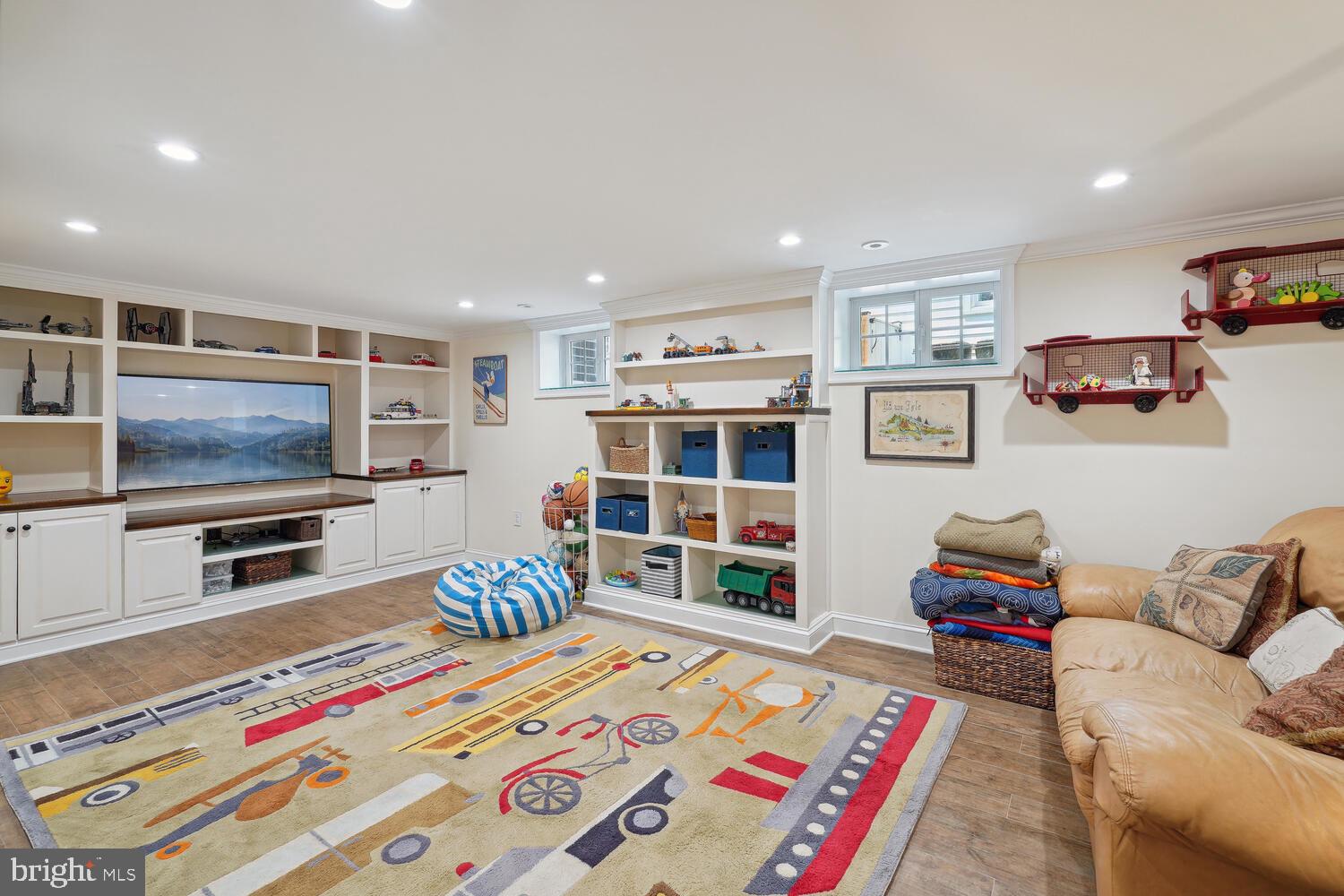 CHEVY CHASE - Residential