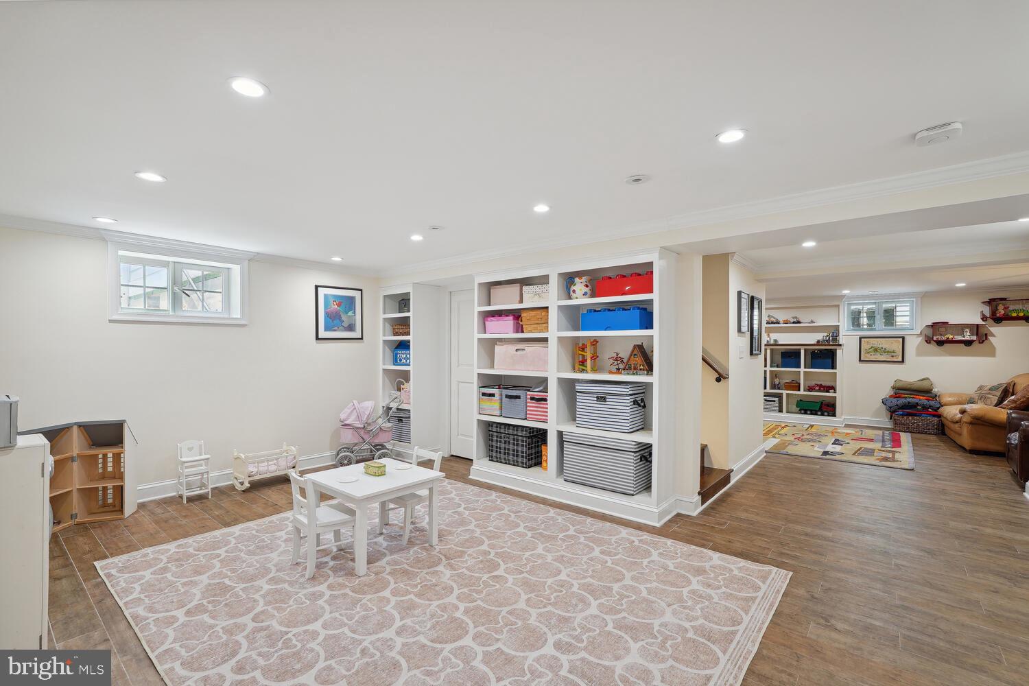 CHEVY CHASE - Residential