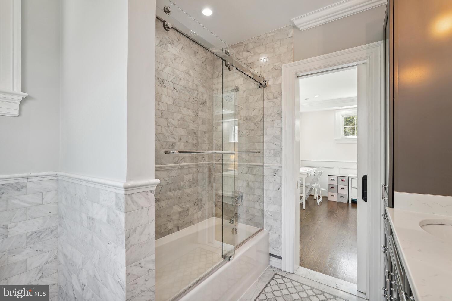 CHEVY CHASE - Residential