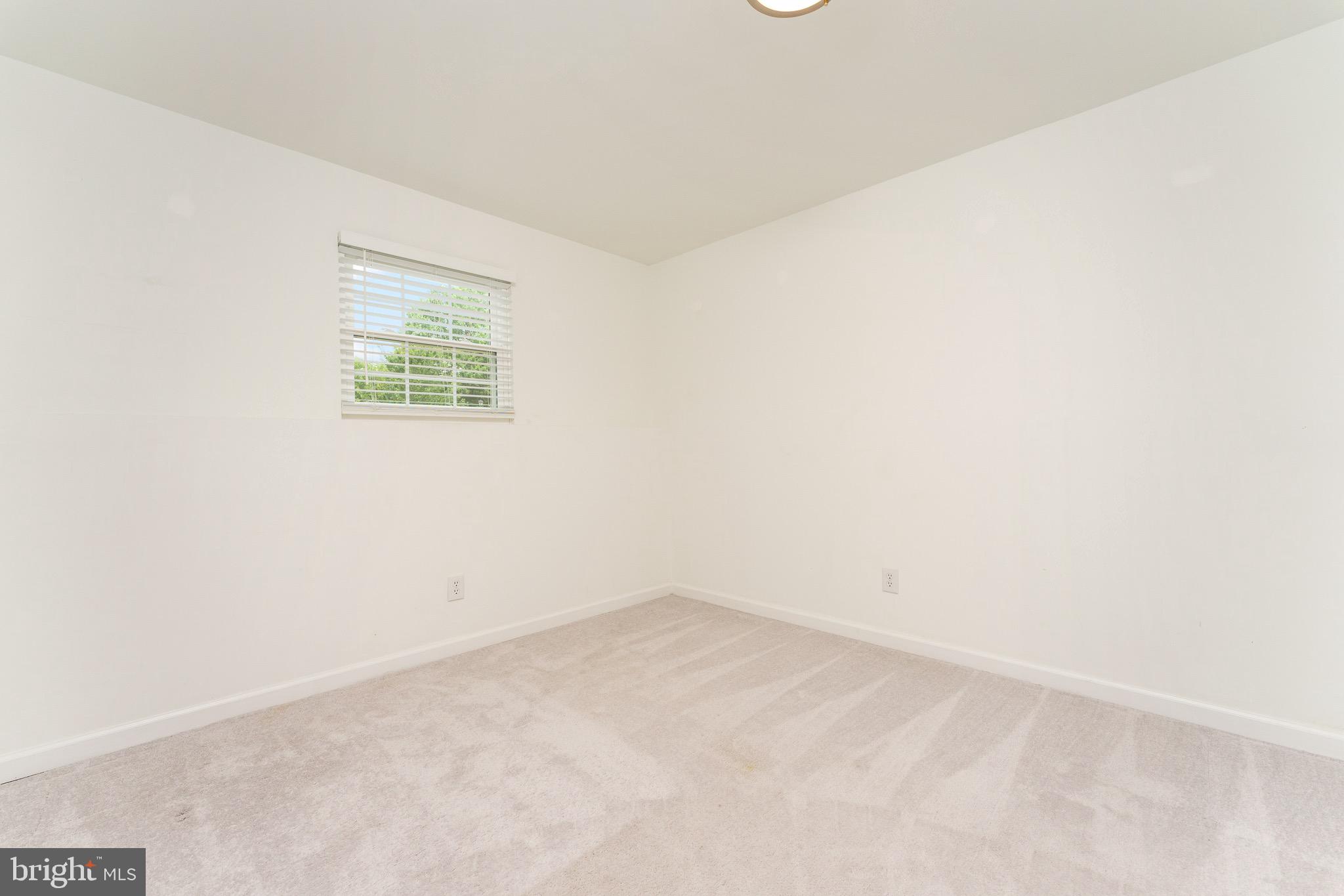 TUDOR OAKS (TH) - Residential