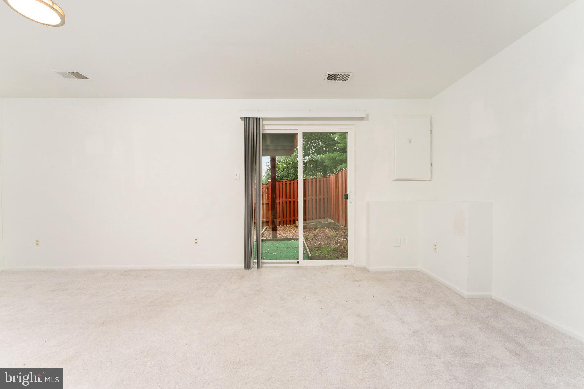 TUDOR OAKS (TH) - Residential