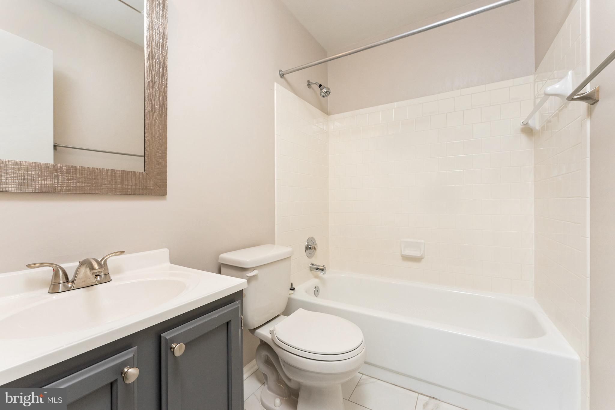 TUDOR OAKS (TH) - Residential