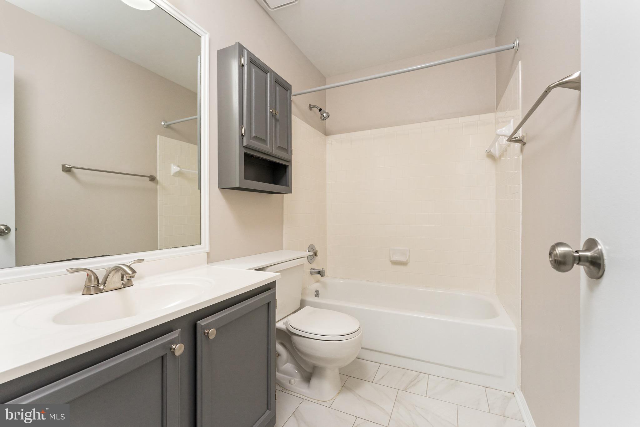 TUDOR OAKS (TH) - Residential