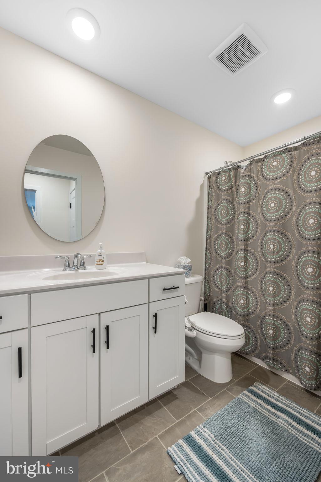 LAKE WILDERNESS - Residential